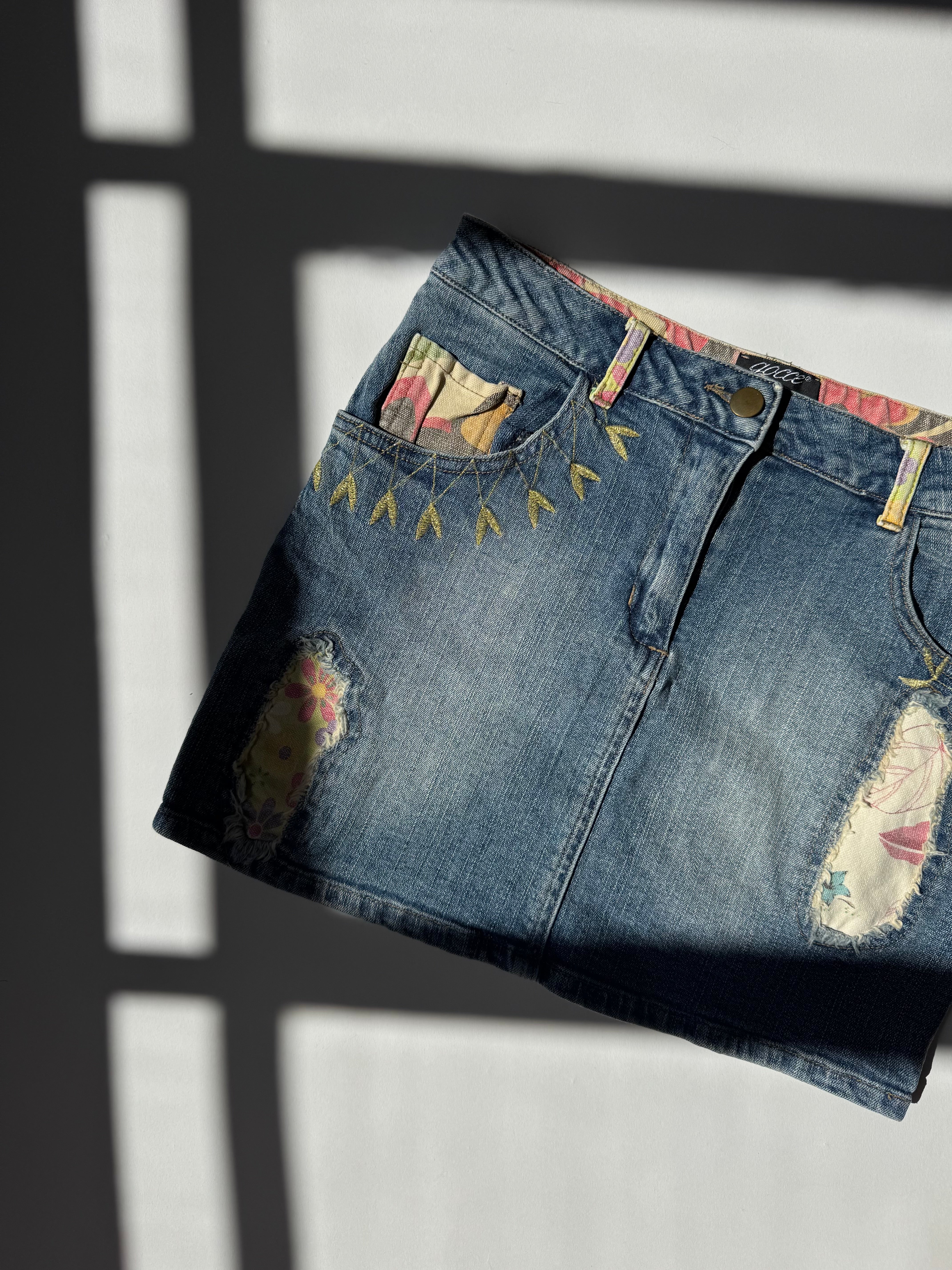 חצאית ג׳ינס בשילוב בד פרחוני (36)