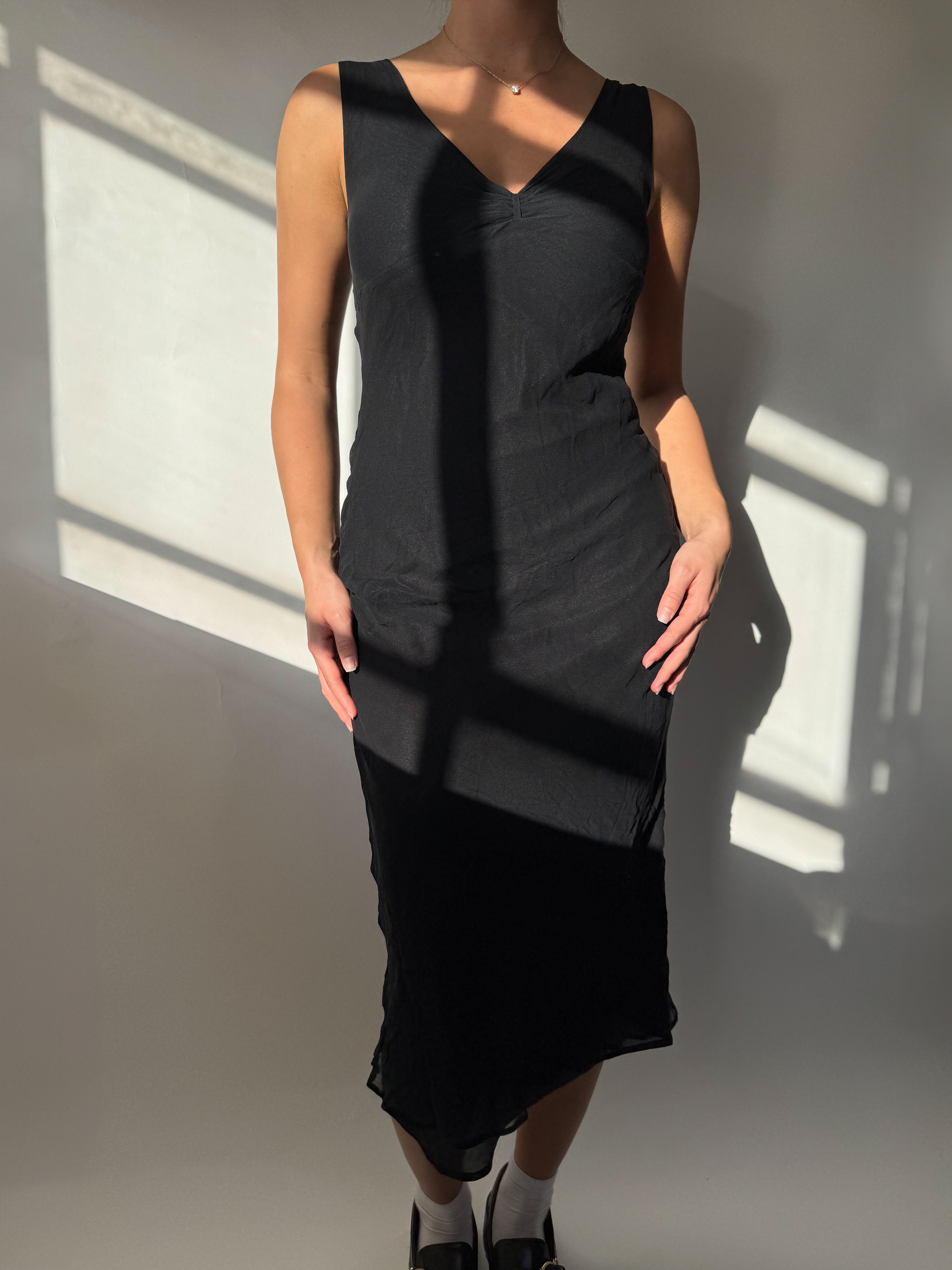 שמלת משי שחורה (M)