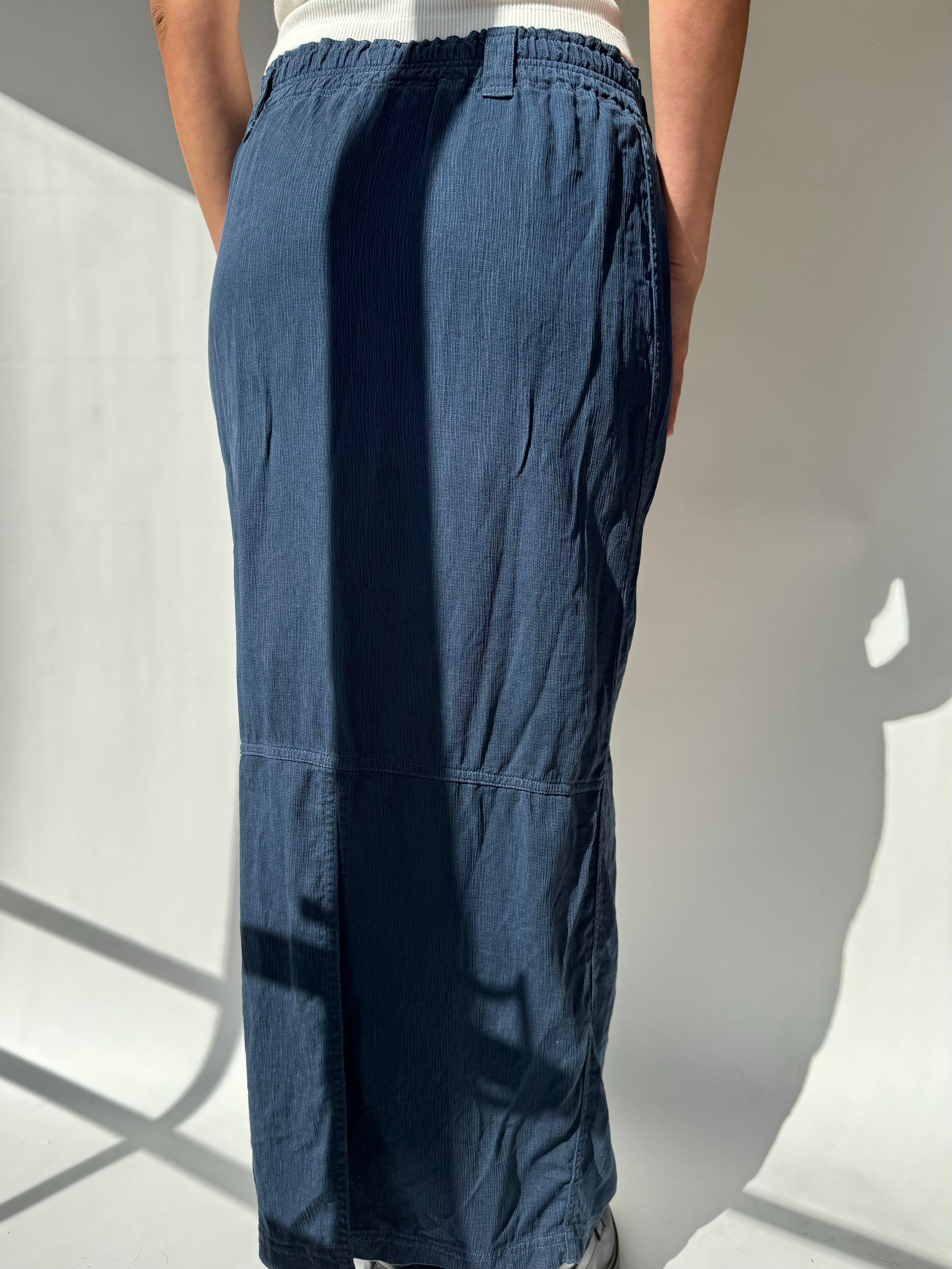 חצאית מקסי כחולה (40-42)