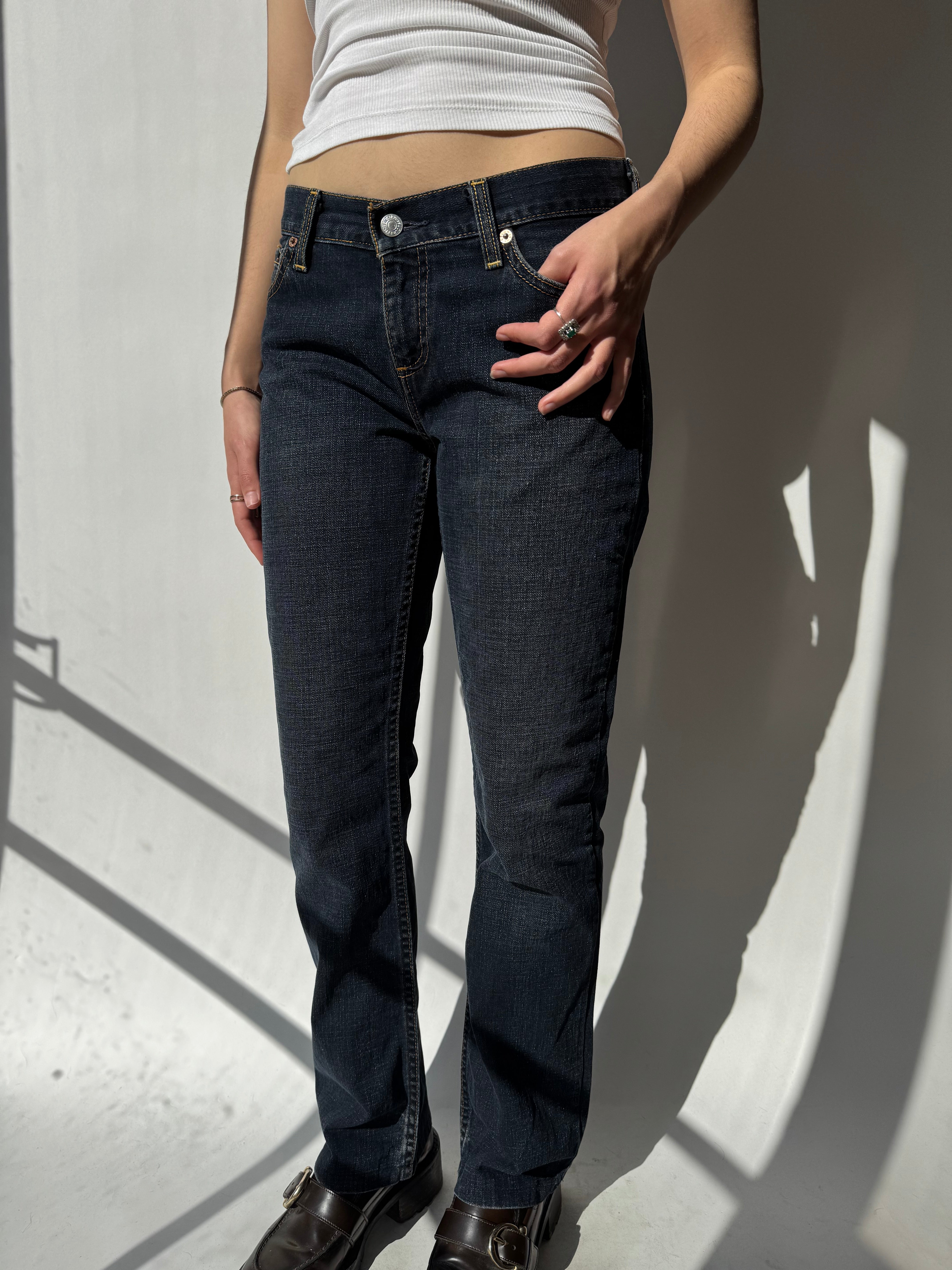 ג׳ינס כהה בגזרת בוטקאט Levi's (36)