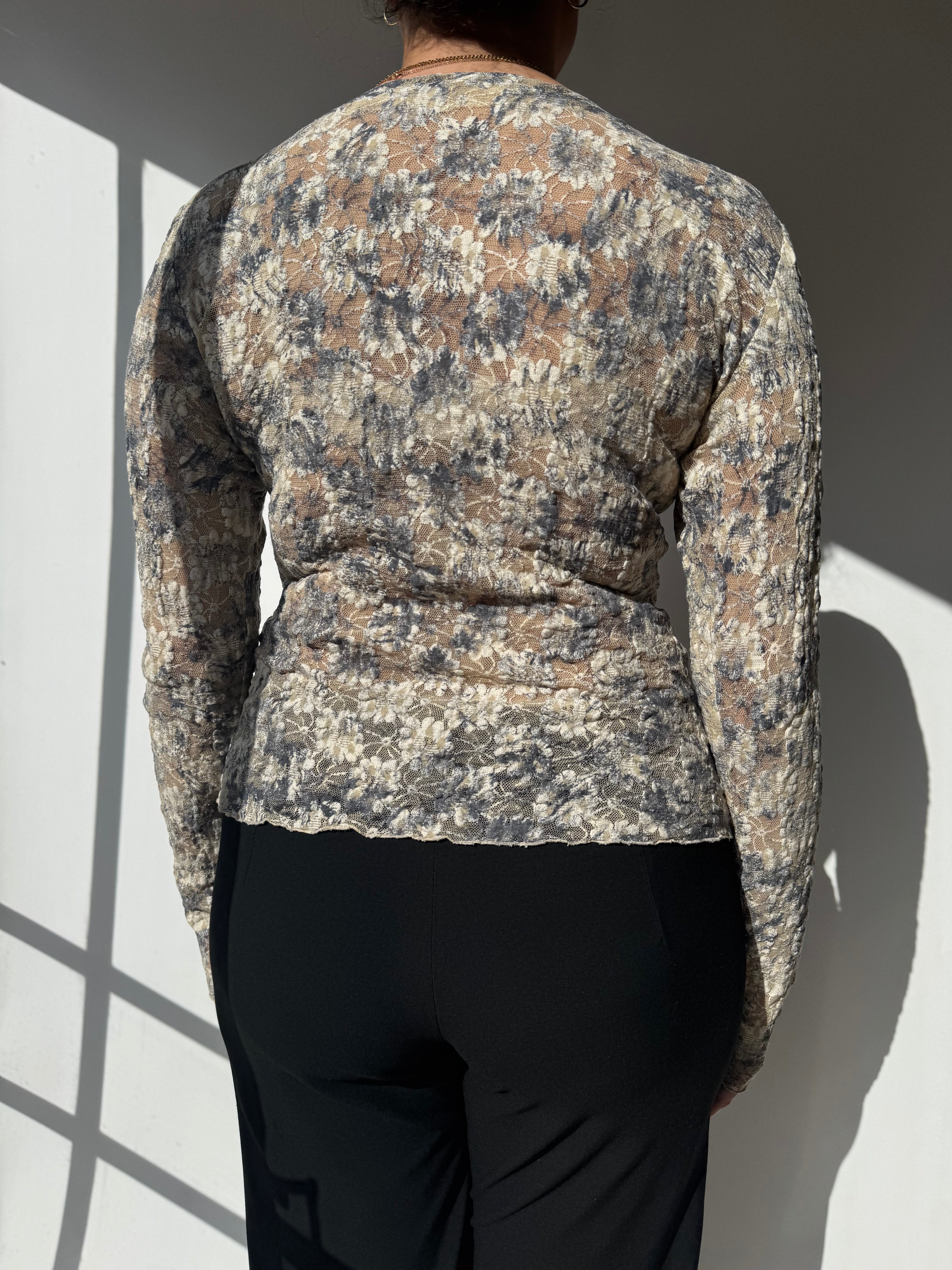 חולצת תחרה בסגירת רוכסן (L)