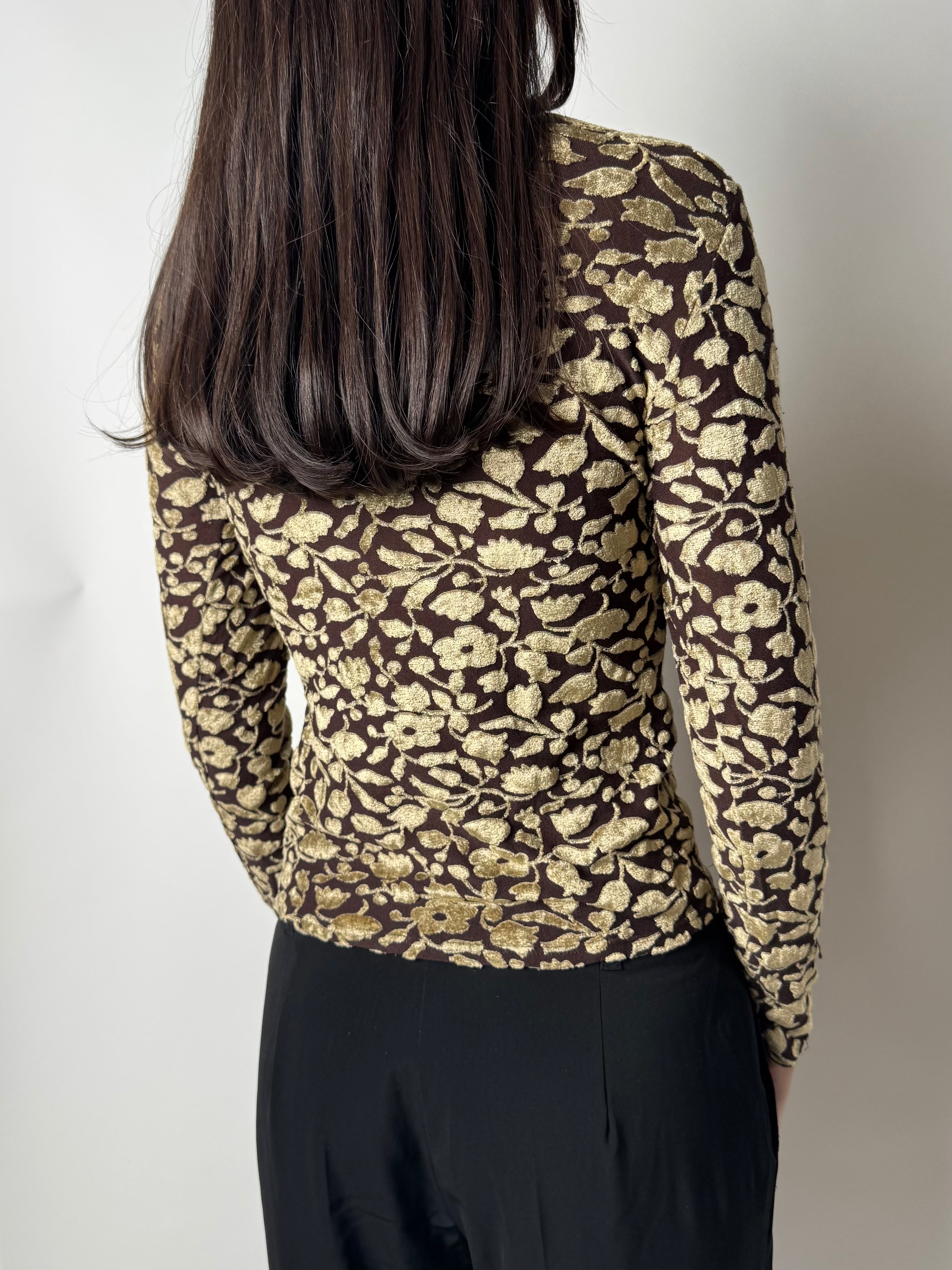 חולצת קטיפה פרחונית (M)