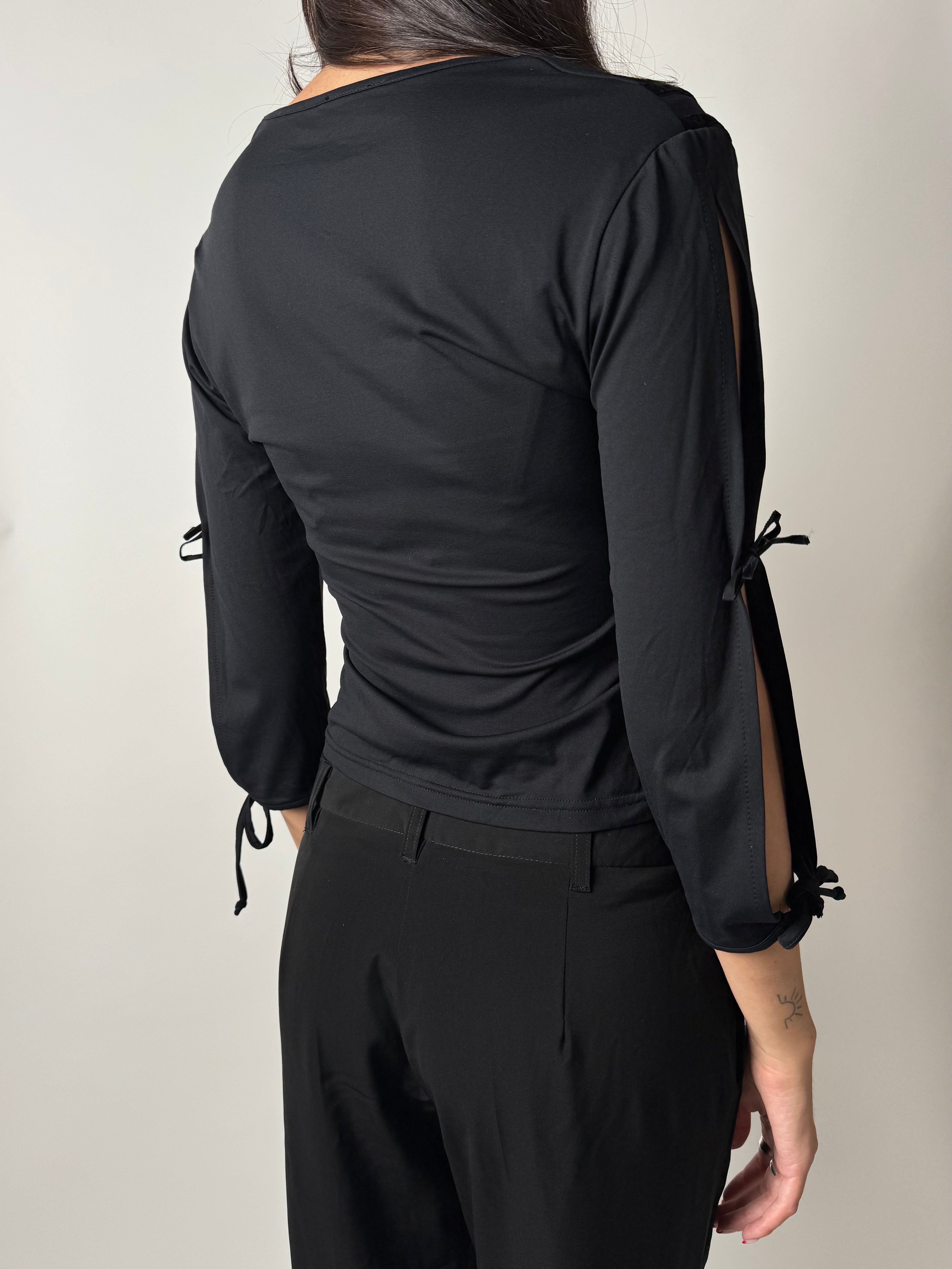 חולצה עם שרוולים פתוחים (S-M)