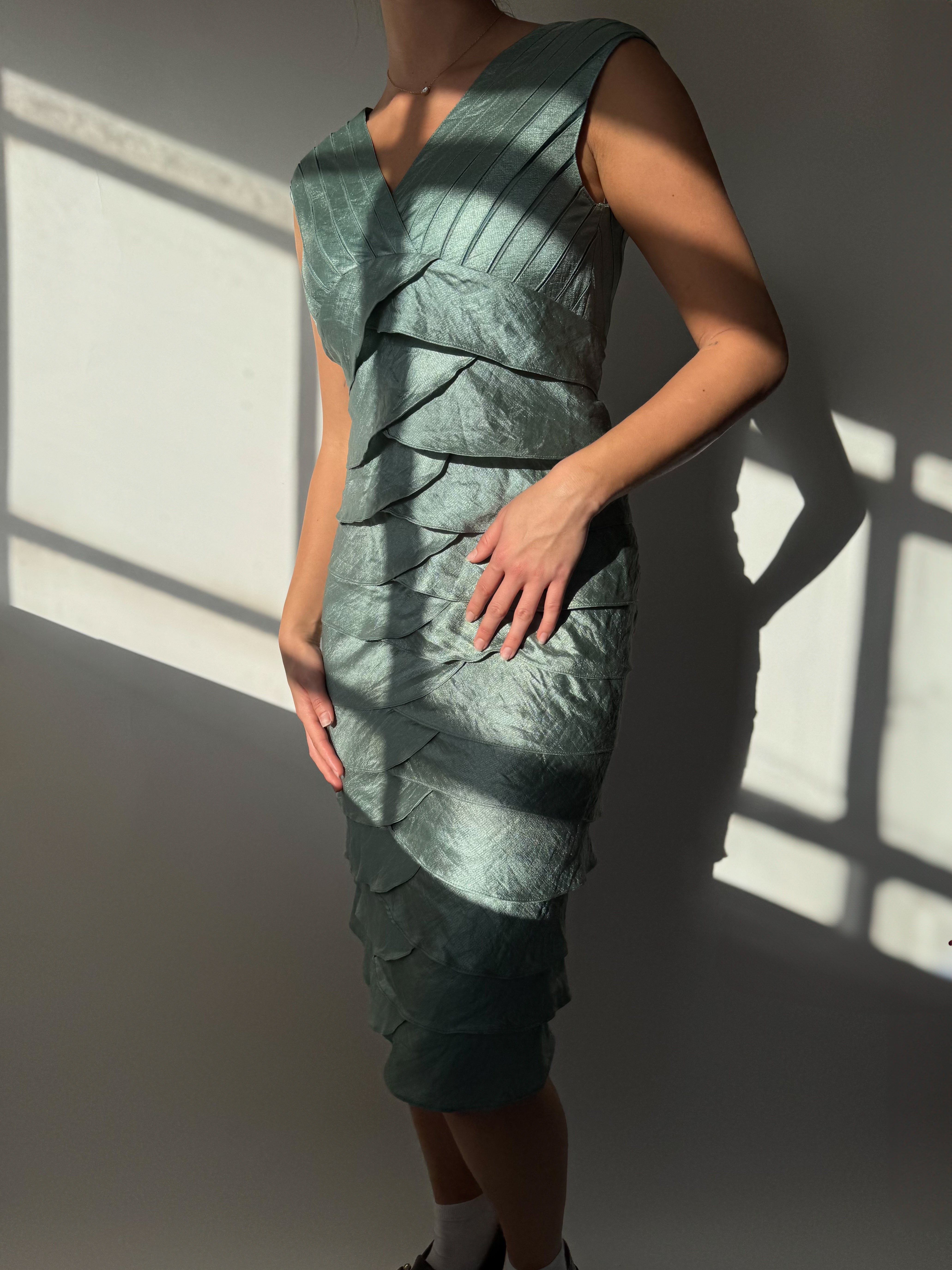 שמלת שכבות מטאלית (M-L)