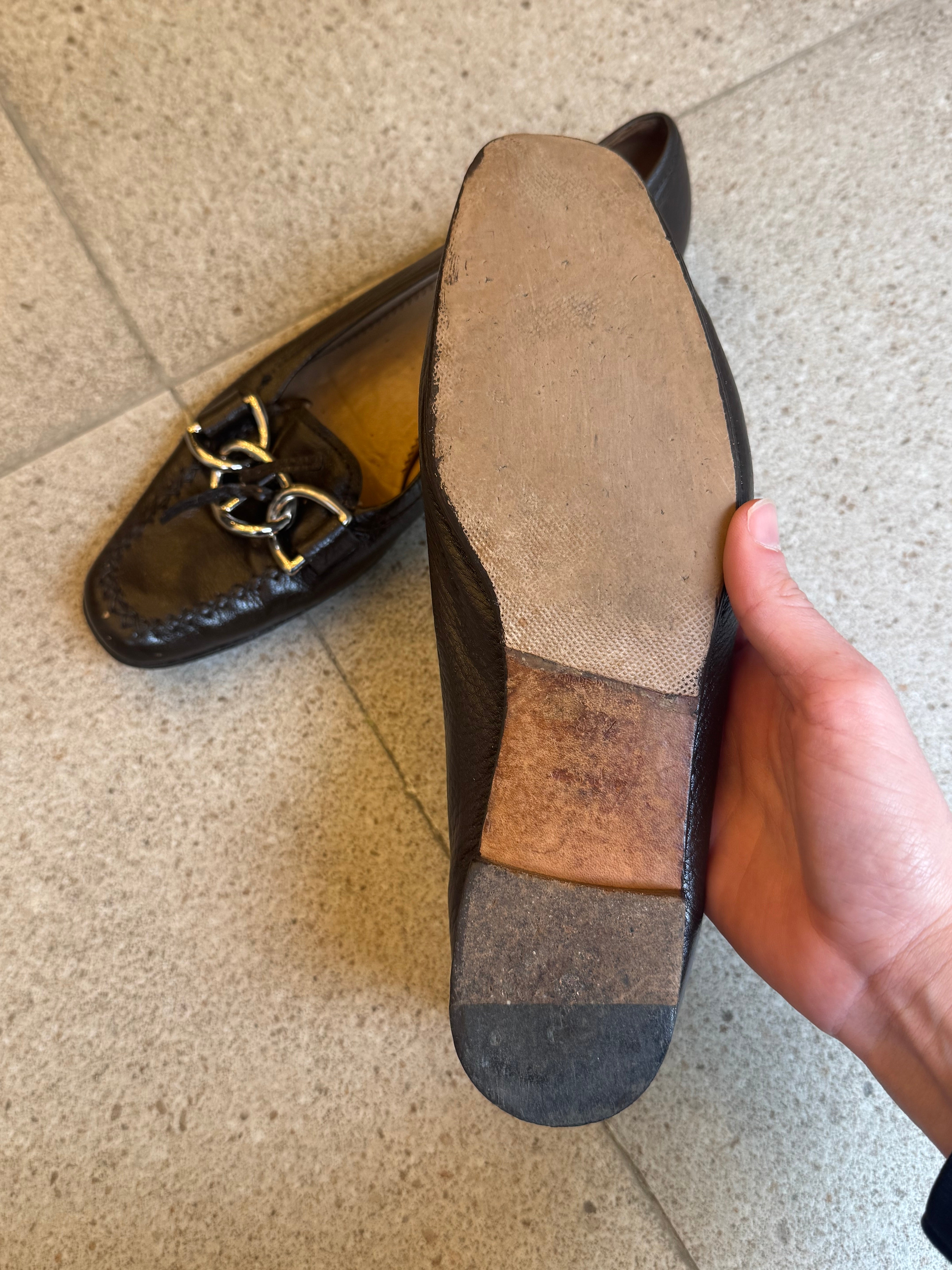 נעלי מוקסין עור חומות Prada (38)