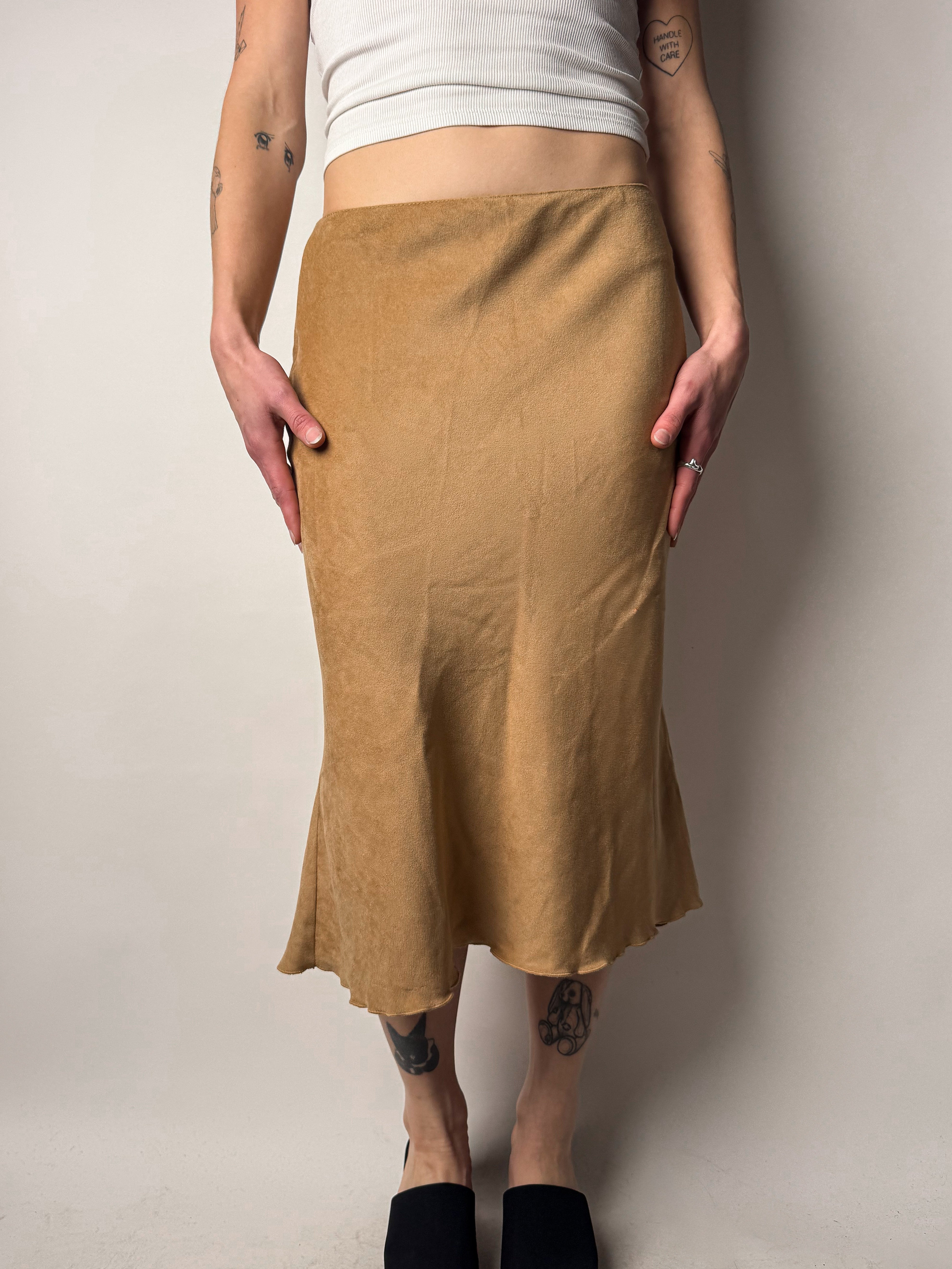 חצאית מידי בגוון קאמל (M)