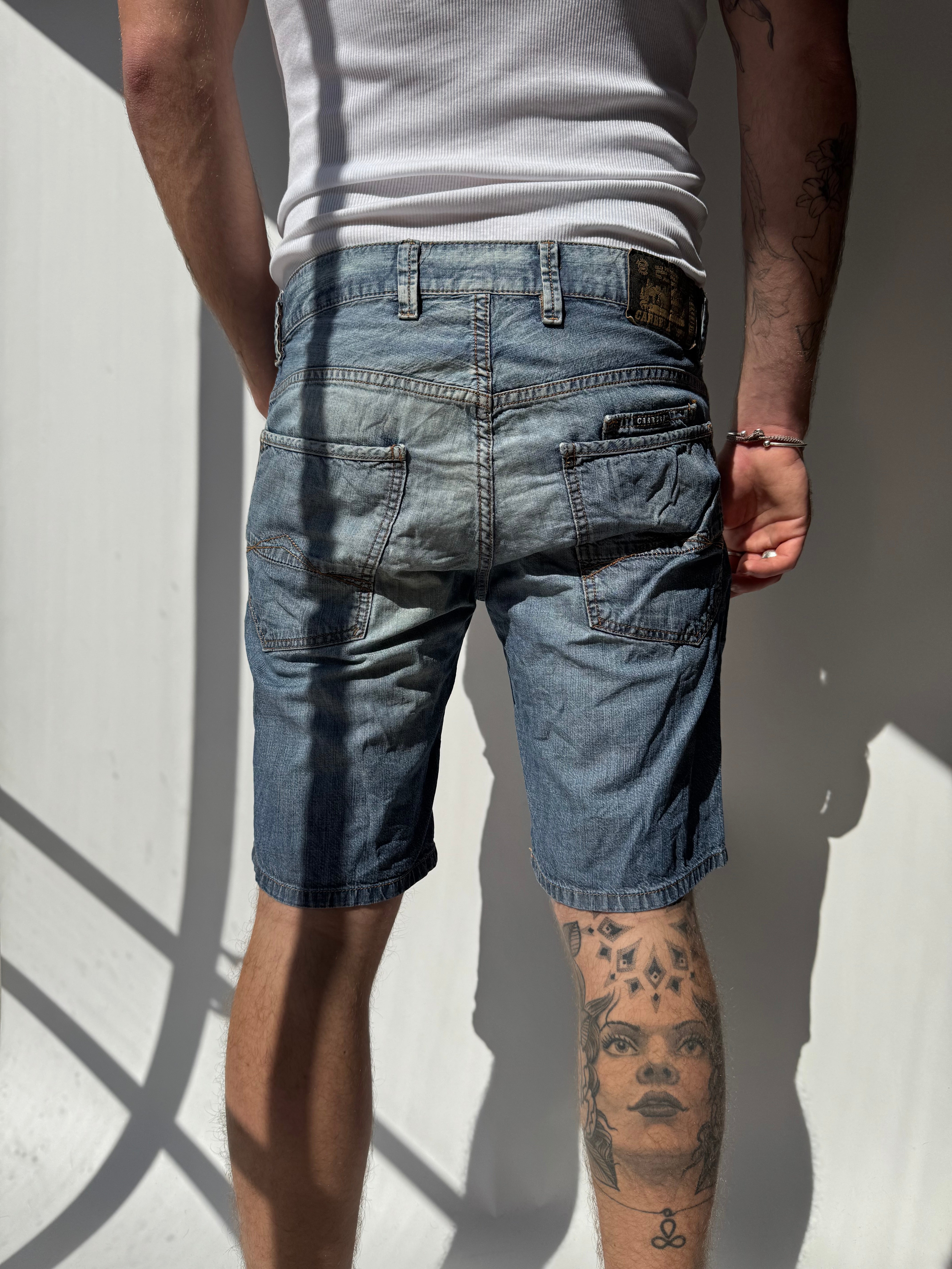 ג׳ינס בגזרה קלאסית (44)