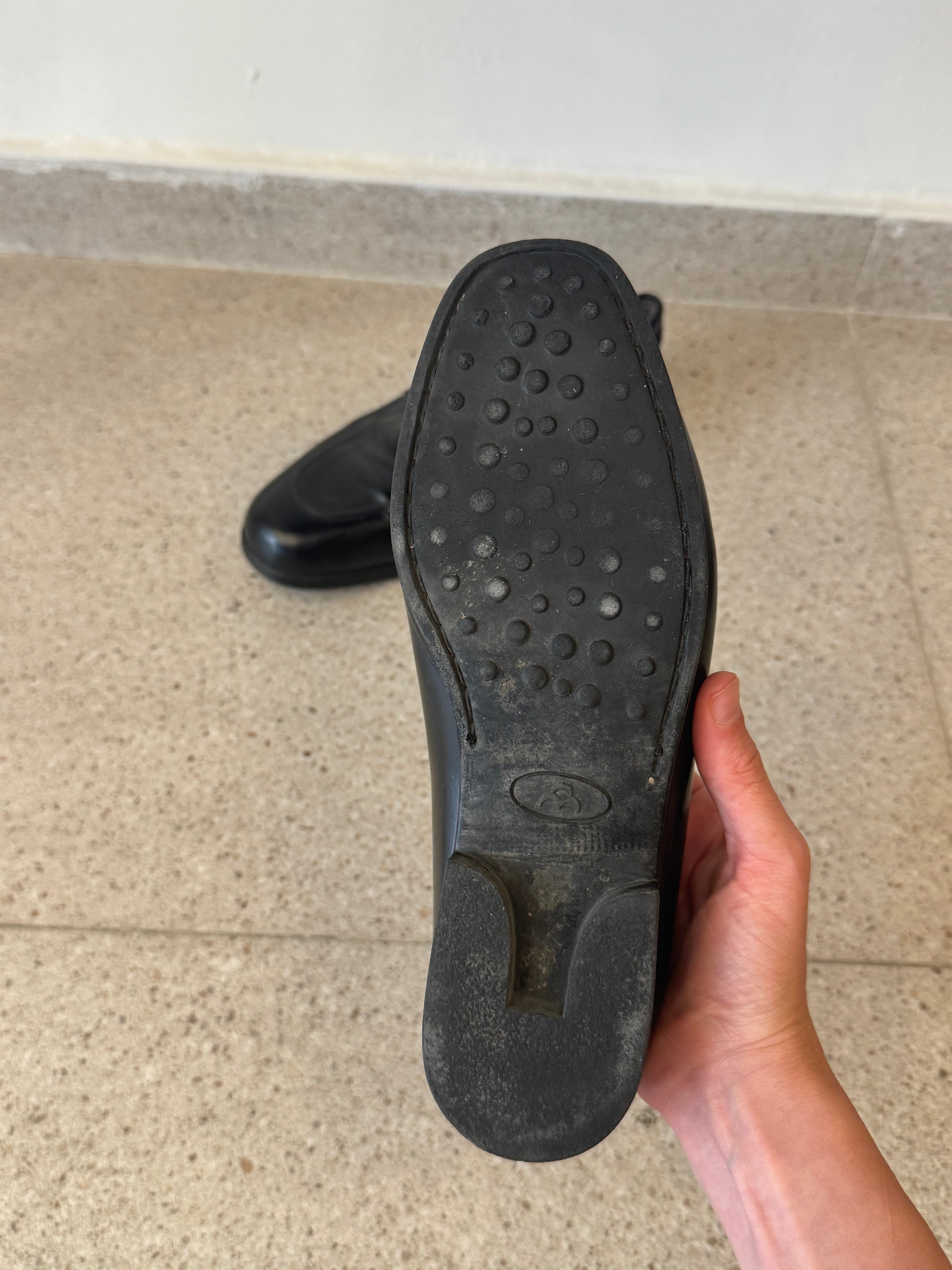 נעלי מוקסין שחורות מעור (38)