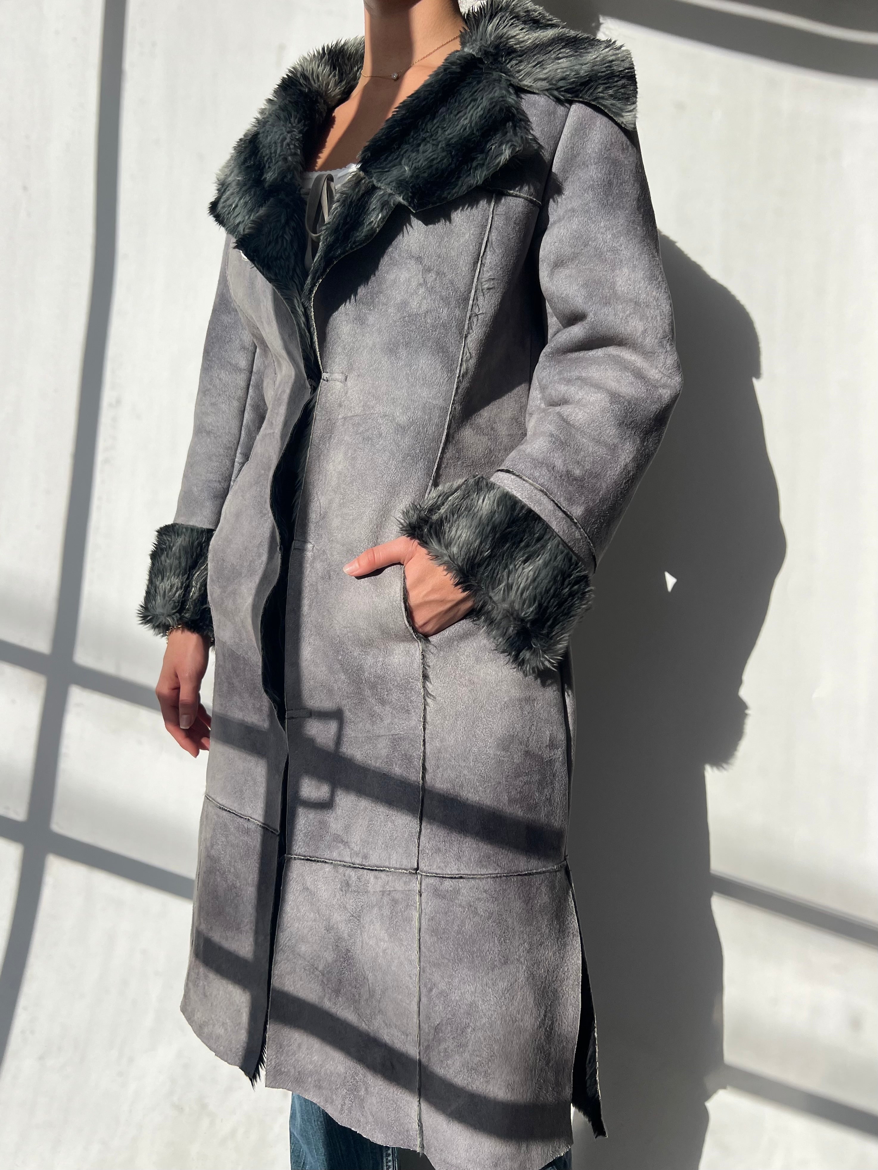 מעיל ארוך בשילוב פרווה (M)