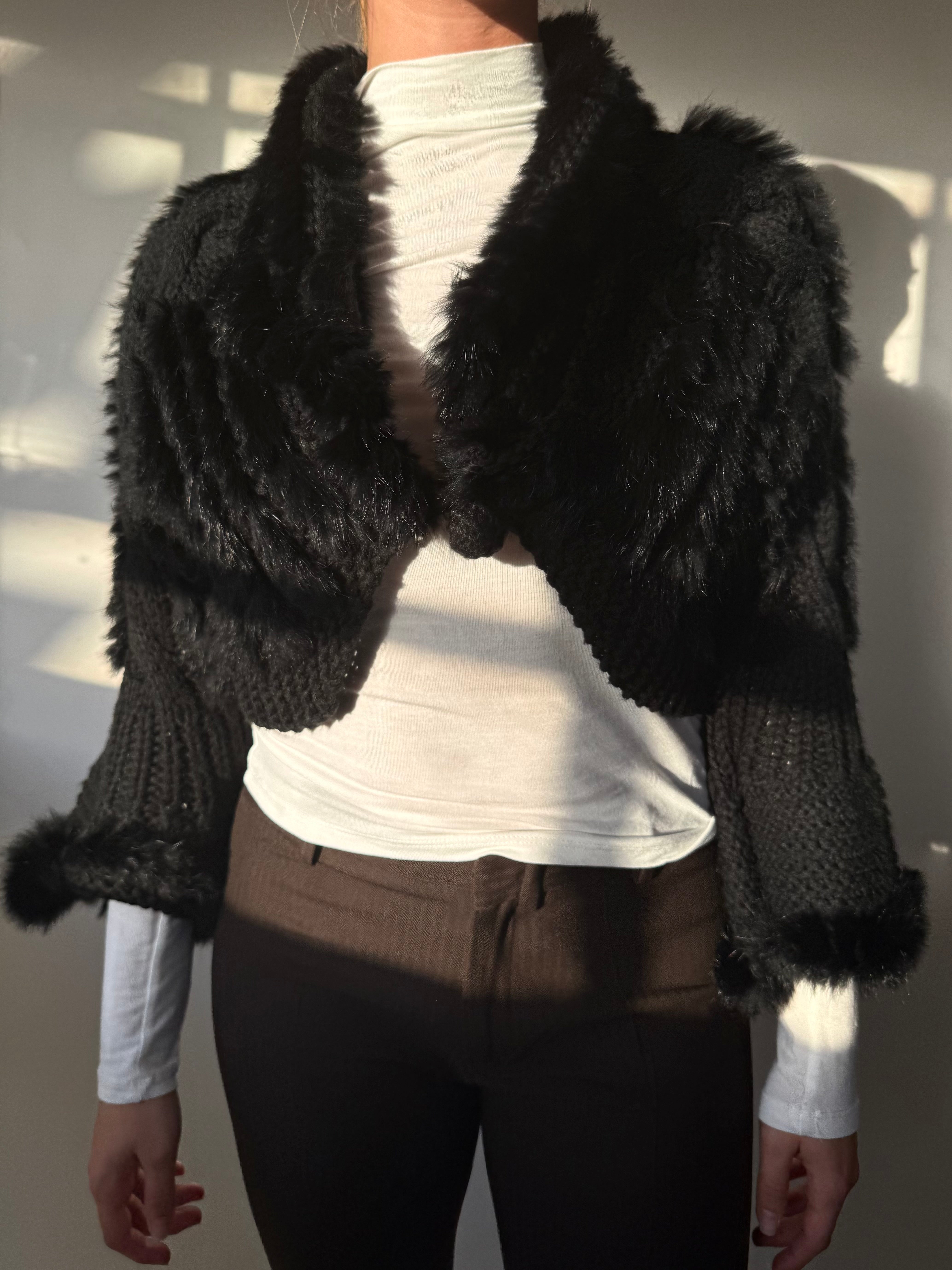 עליונית סרוגה בשילוב פרוות ארנב (M)