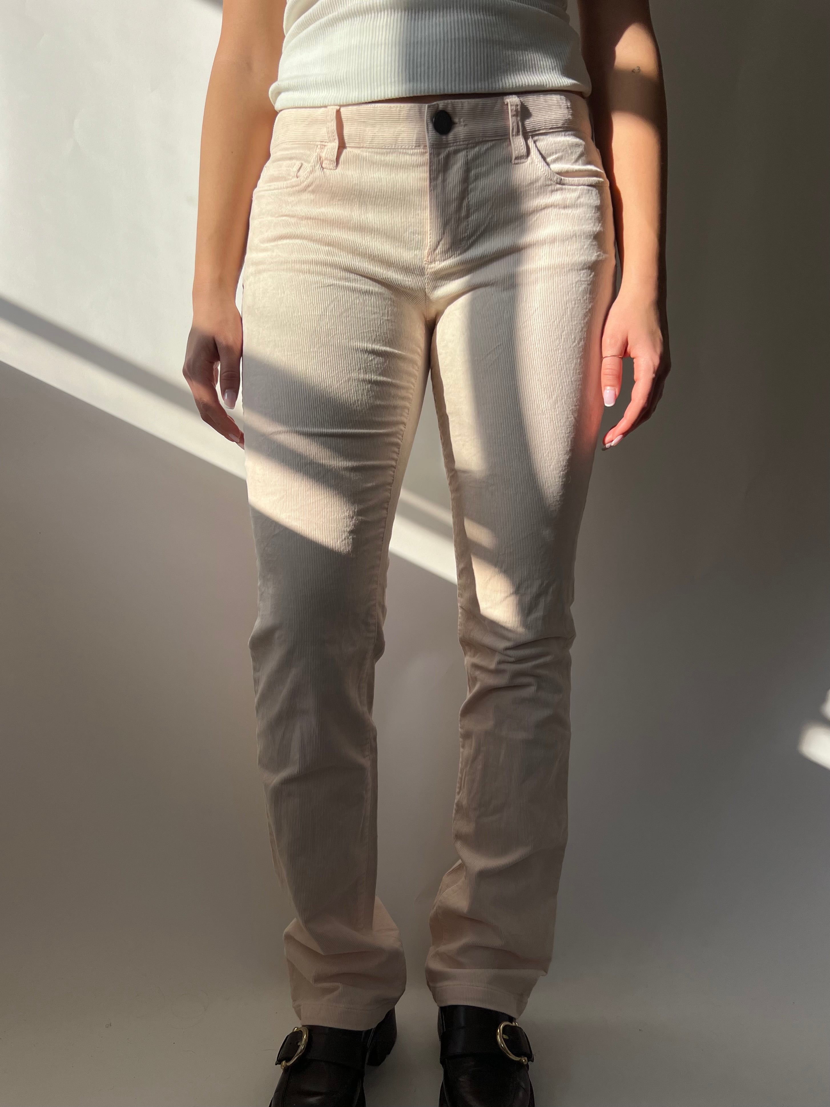 מכנסי קורדרוי ורוד בהיר בגזרה נמוכה (38-40)