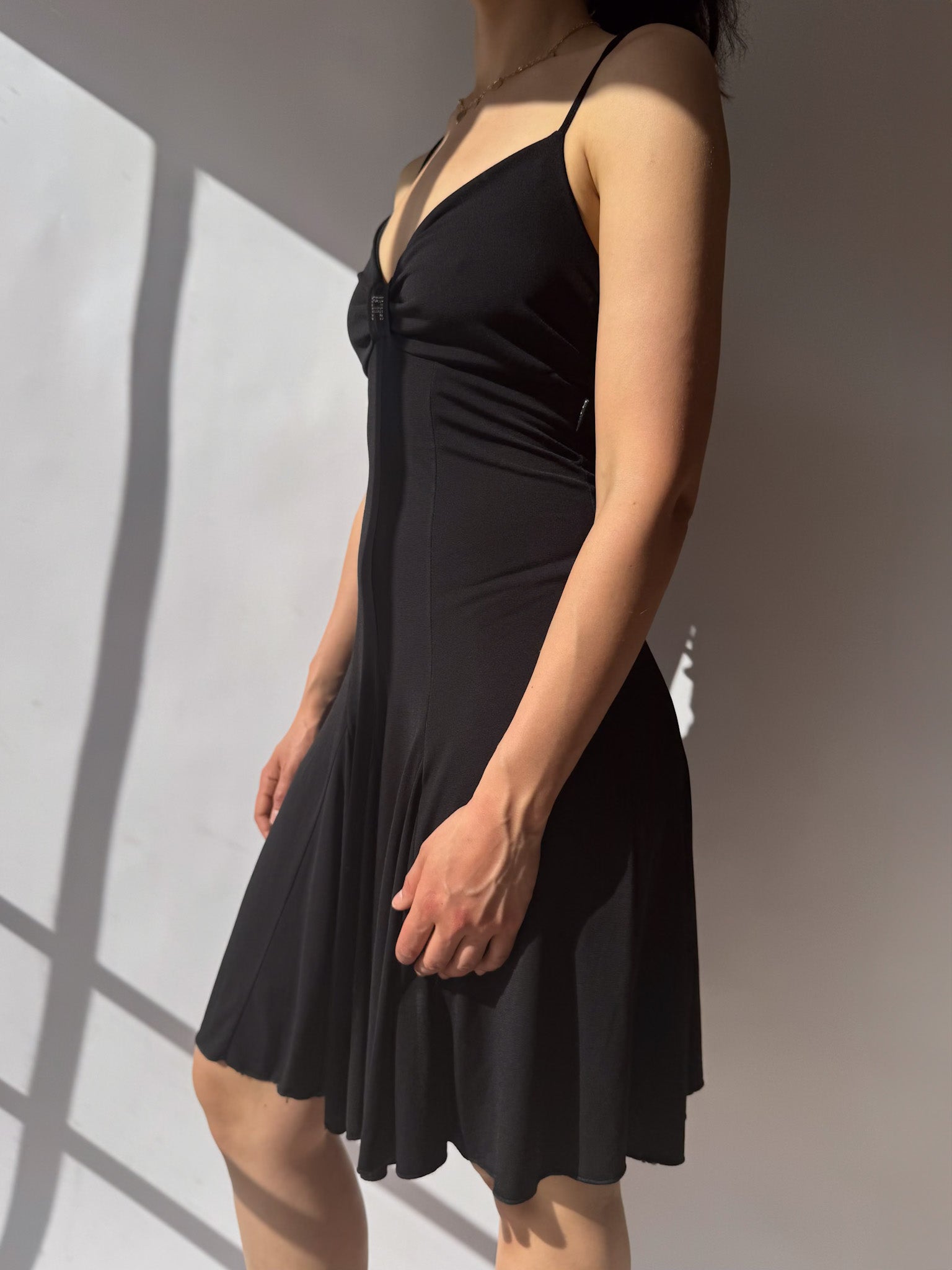 שמלת מיני שחורה (S)