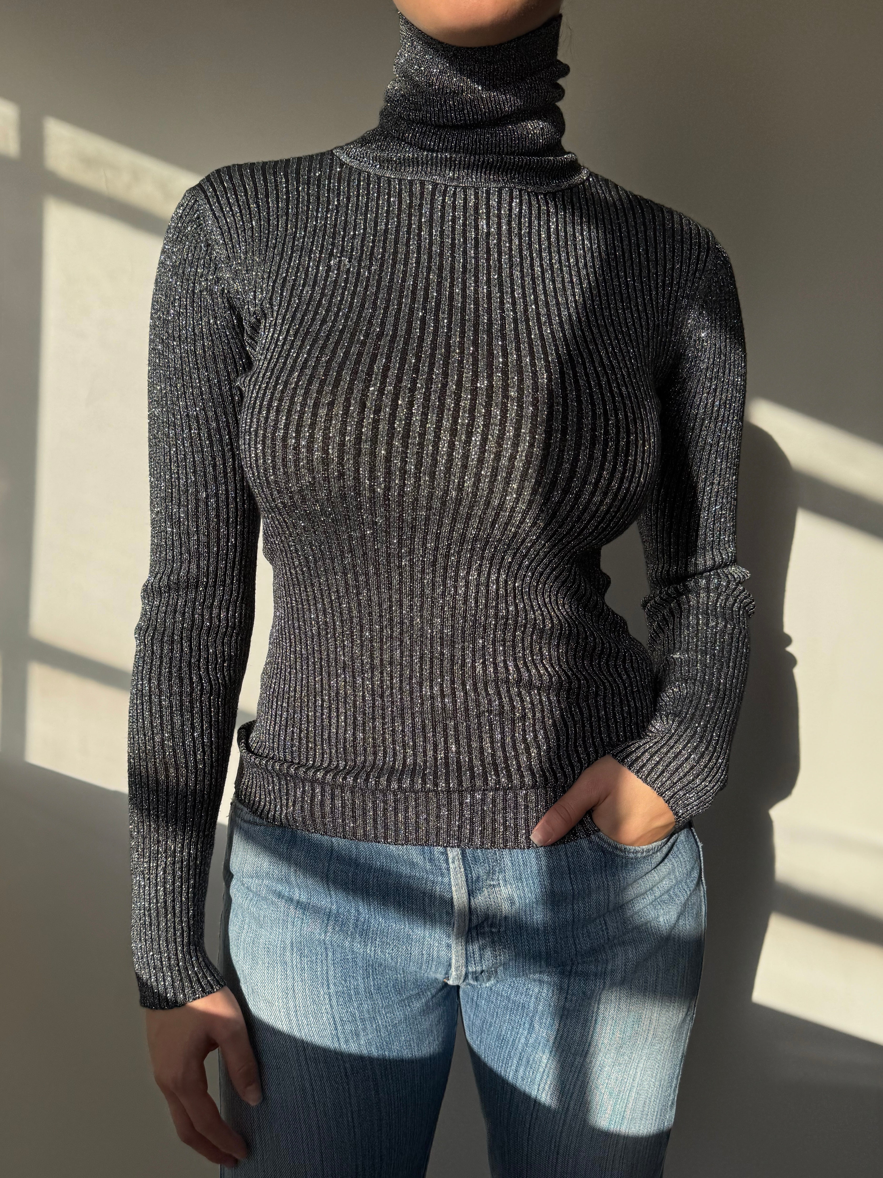 חולצת גולף סרוגה וכסופה (M)