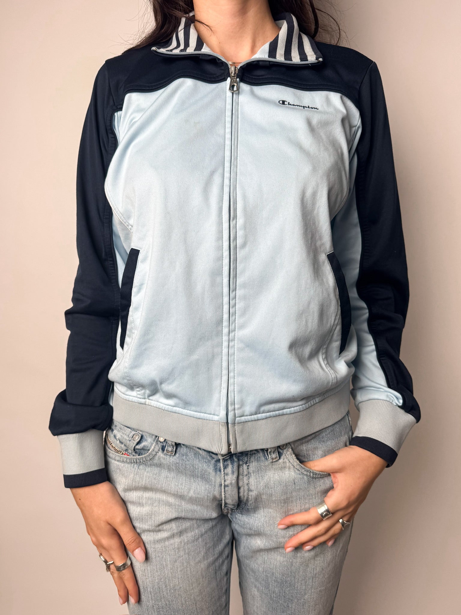 ג׳קט ספורט תכלת Champion (S)