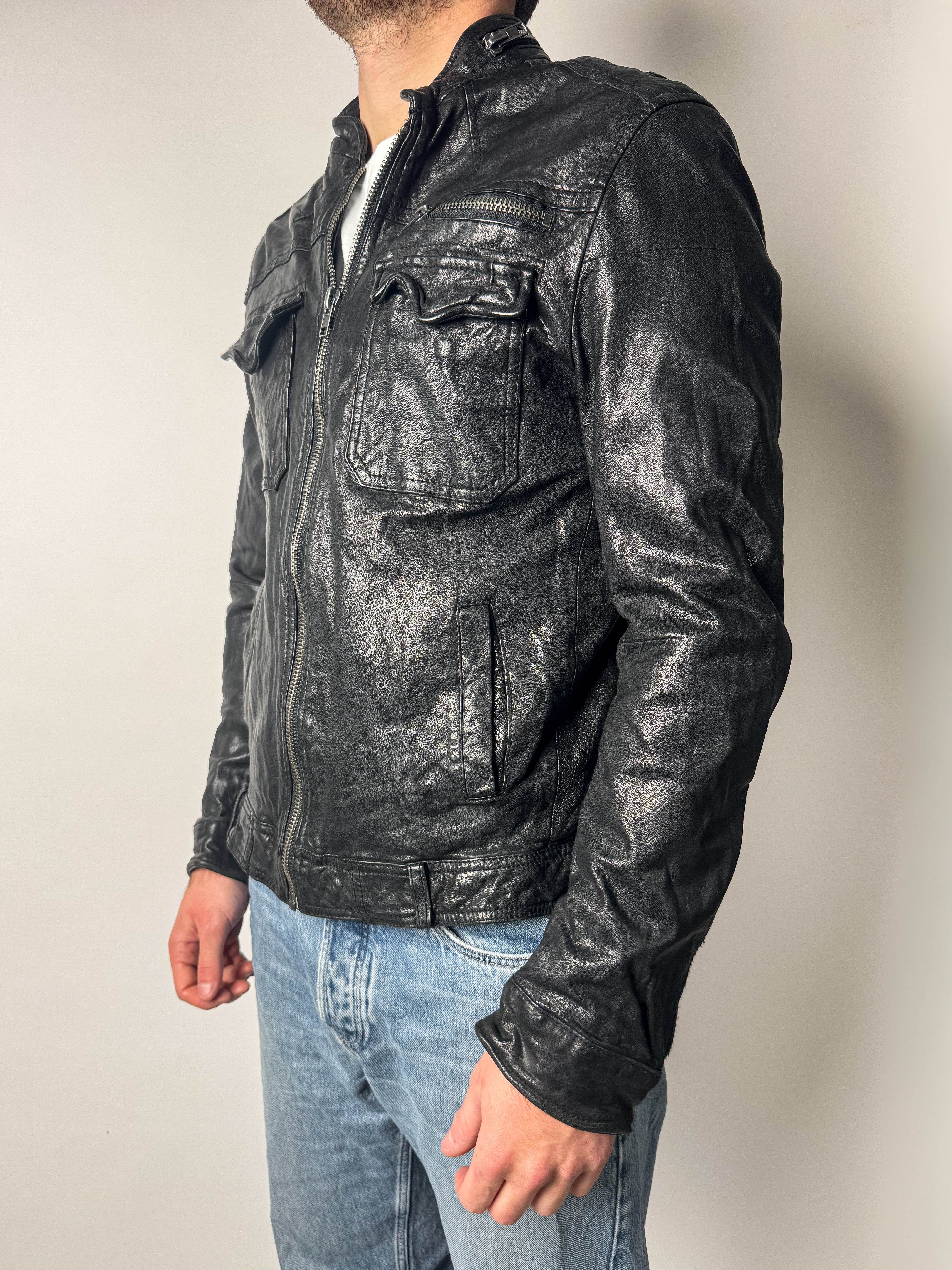 מעיל עור שחור (M)