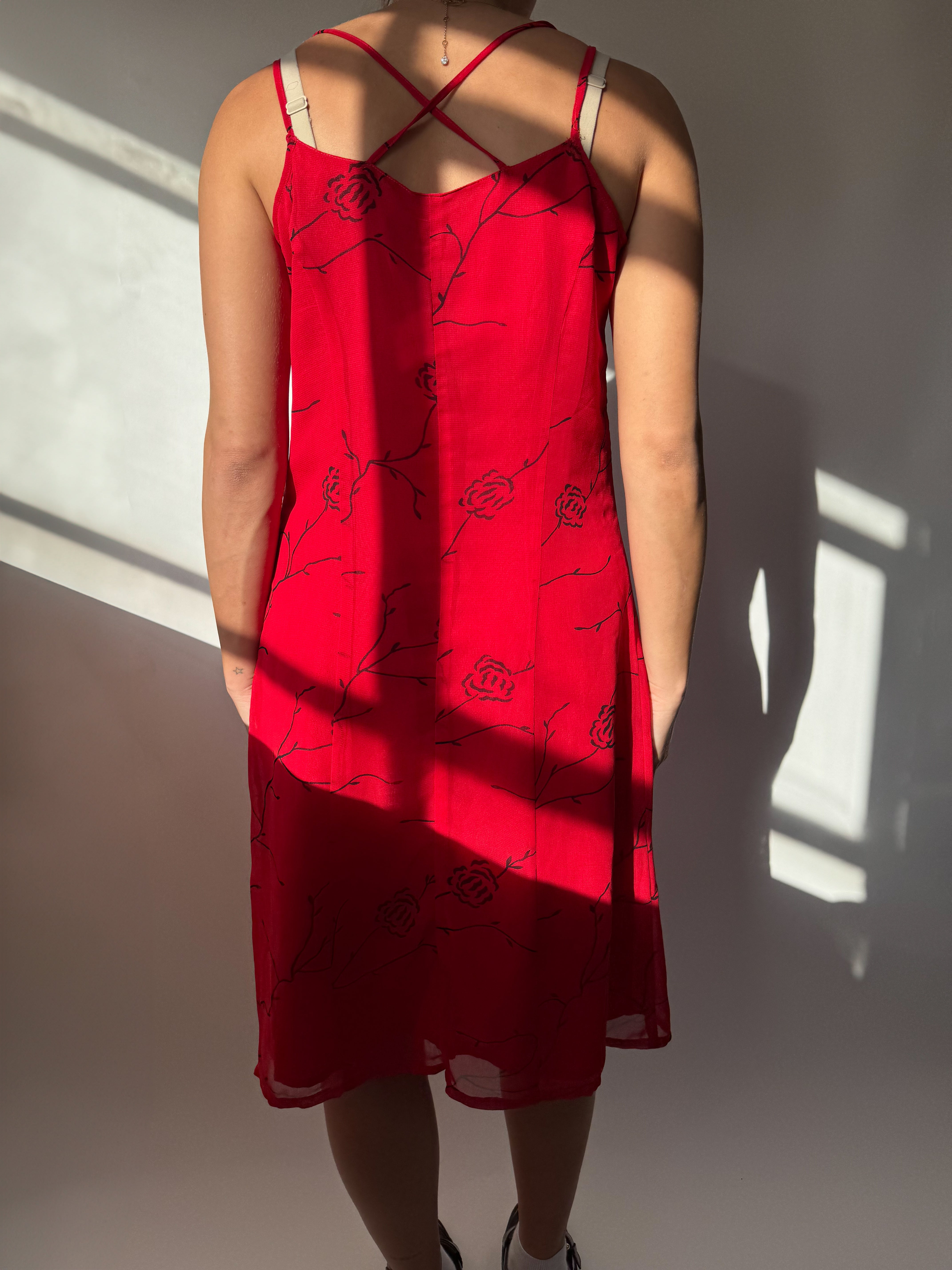 שמלת מידי אדומה ופרחונית (M-L)