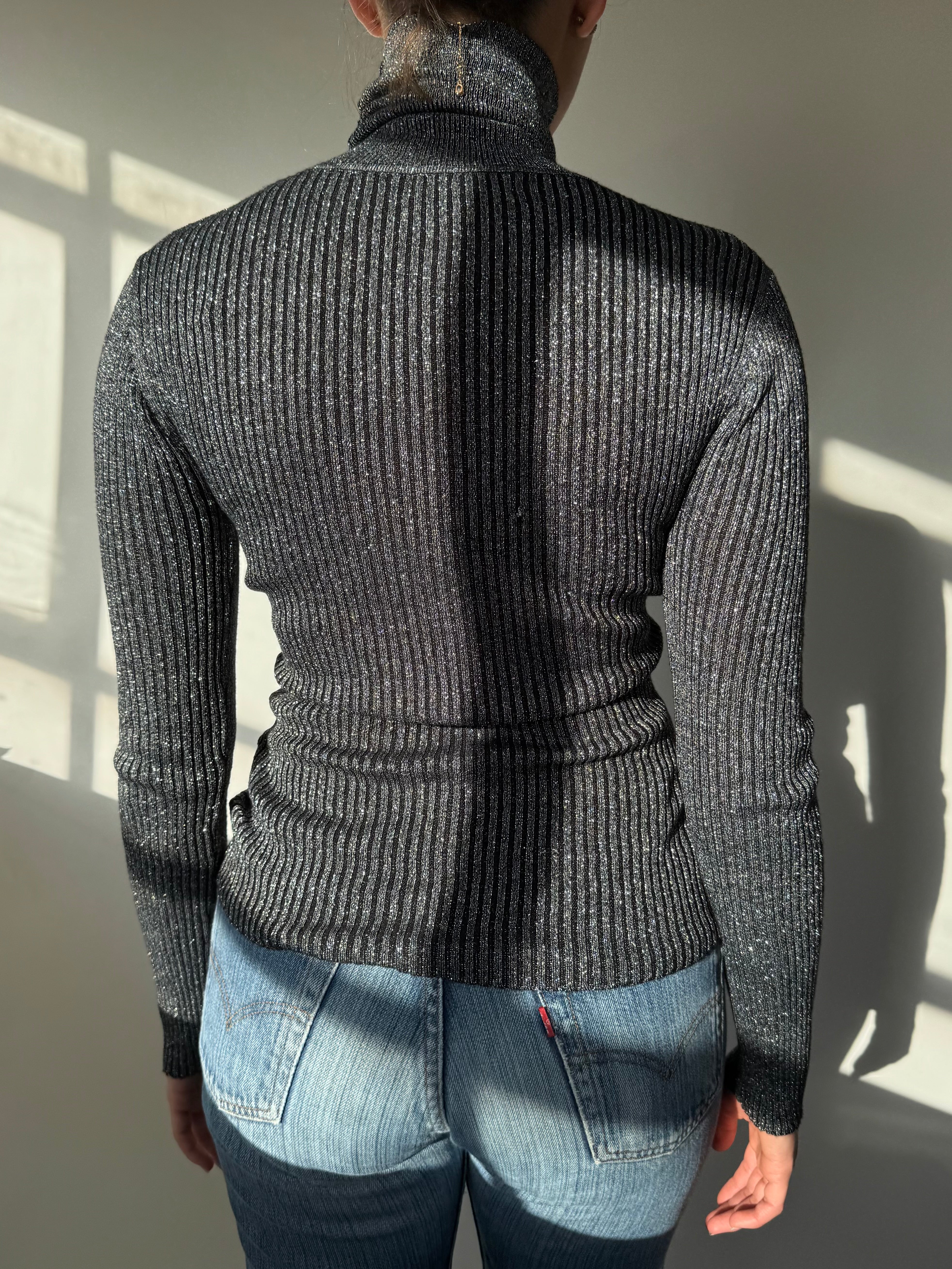 חולצת גולף סרוגה וכסופה (M)