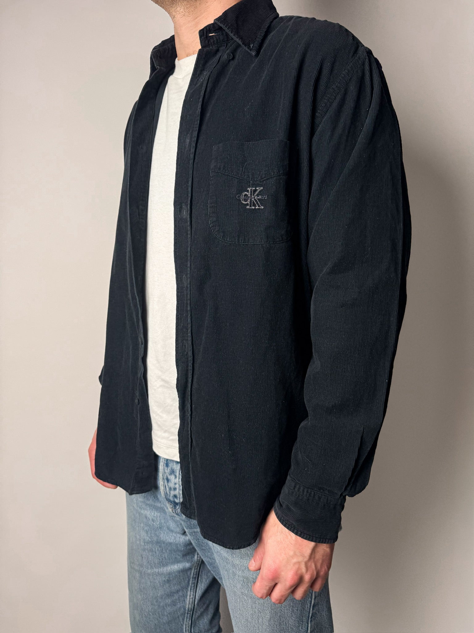 חולצת קורדרוי שחורה Calvin Klein (M)