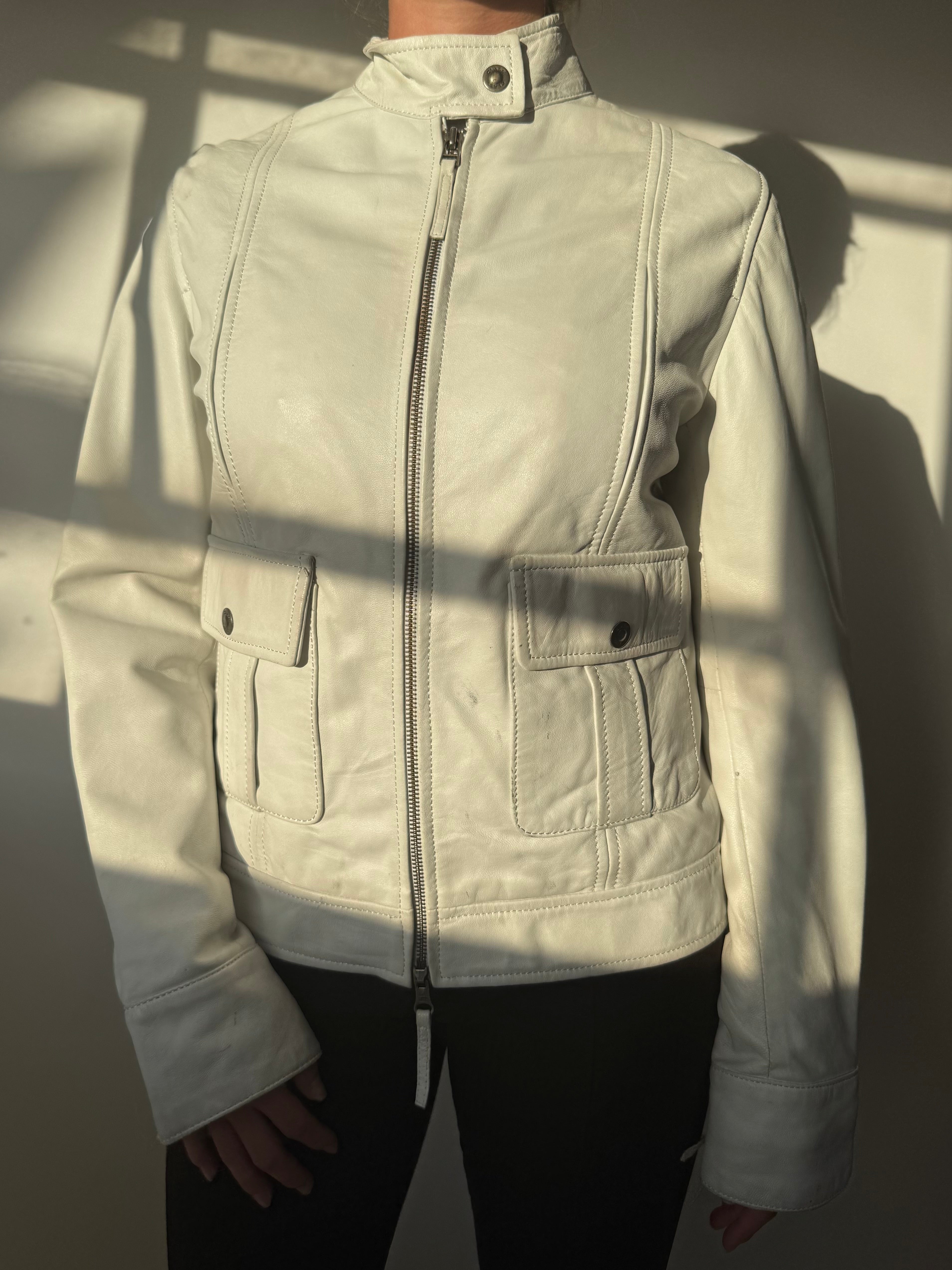 מעיל עור לבן (M)