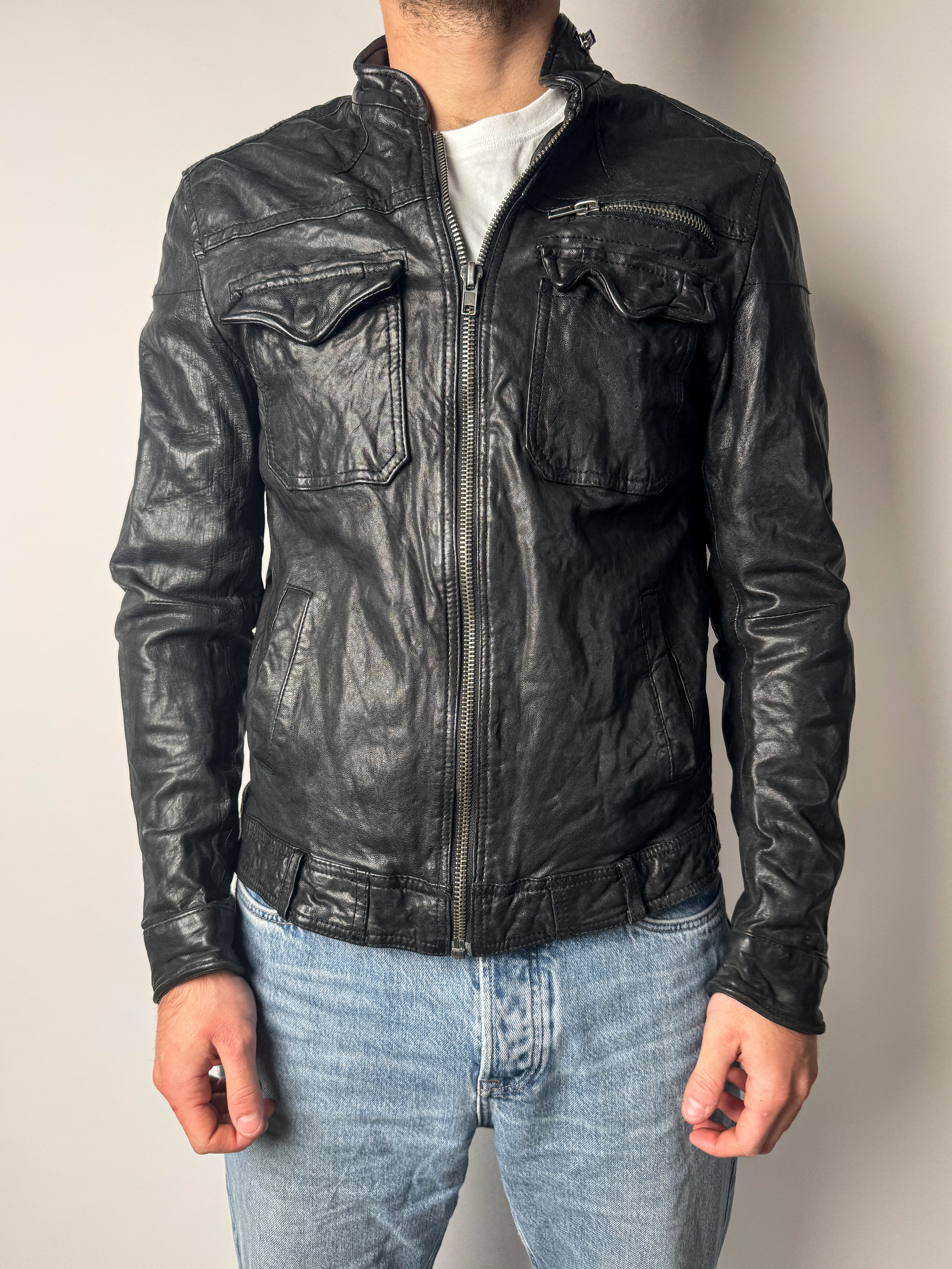 מעיל עור שחור (M)