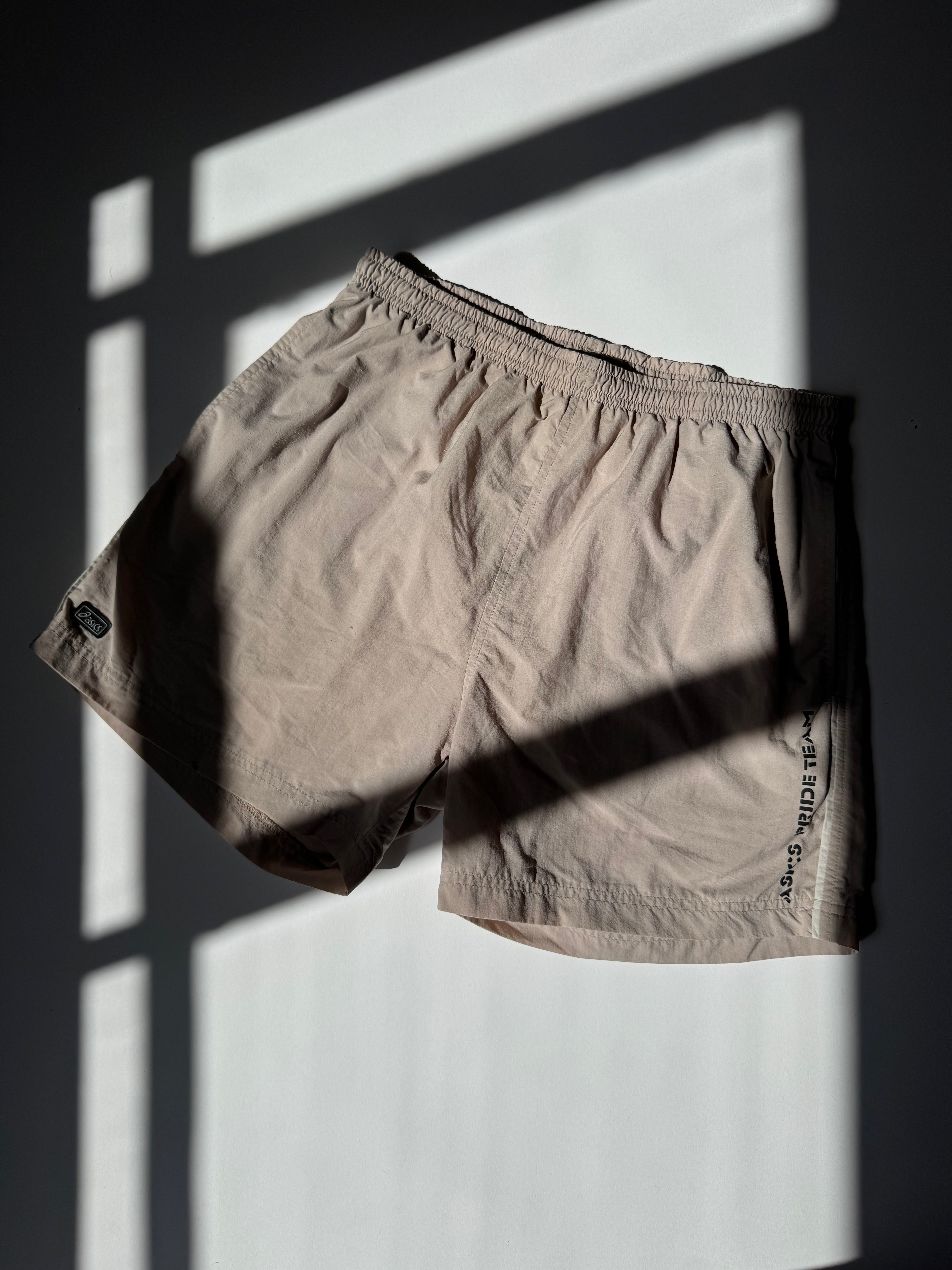 מכנסי ספורט קצרים Asics (S)