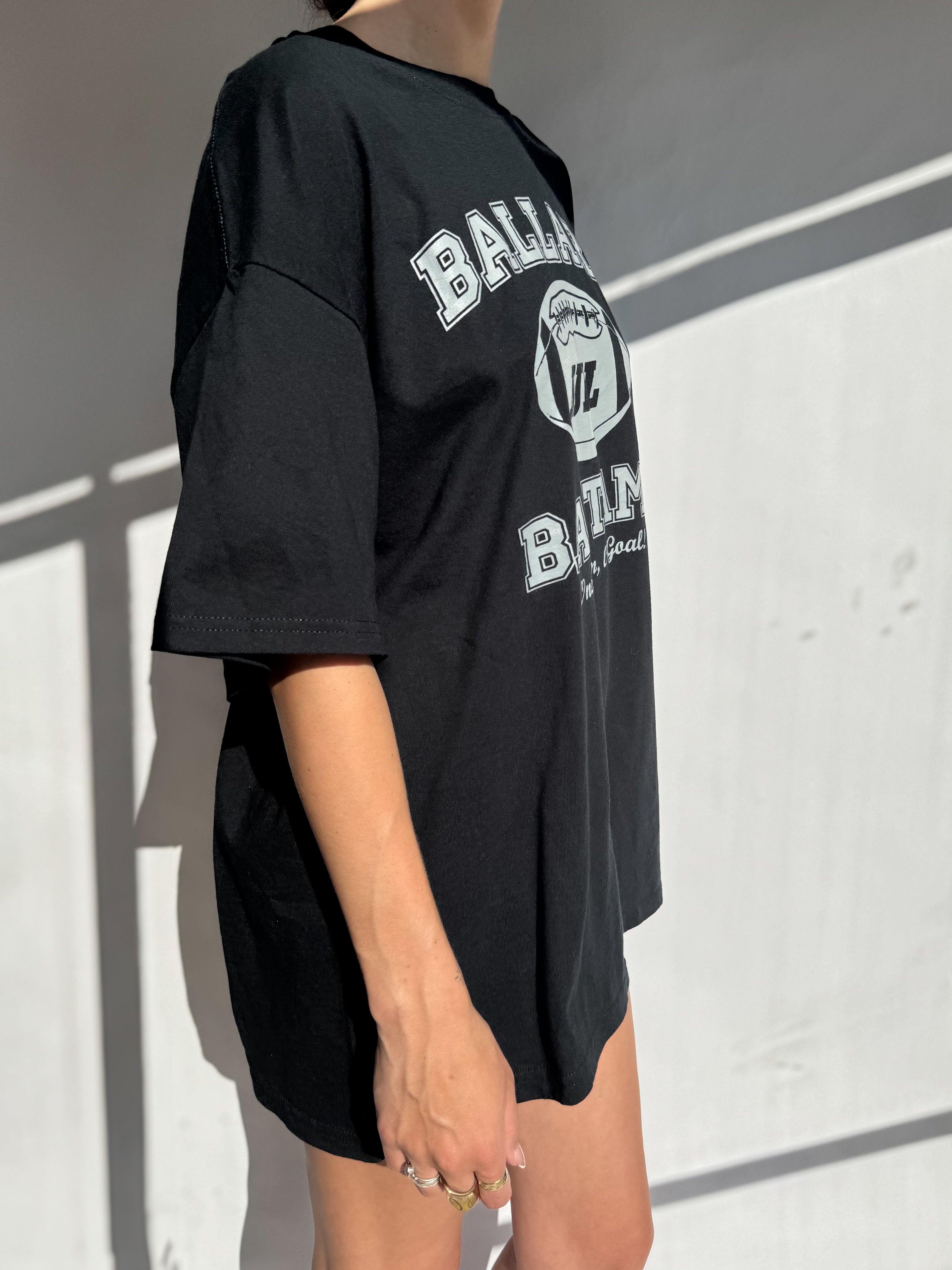 טי שרט שחורה בהדפס (XL)