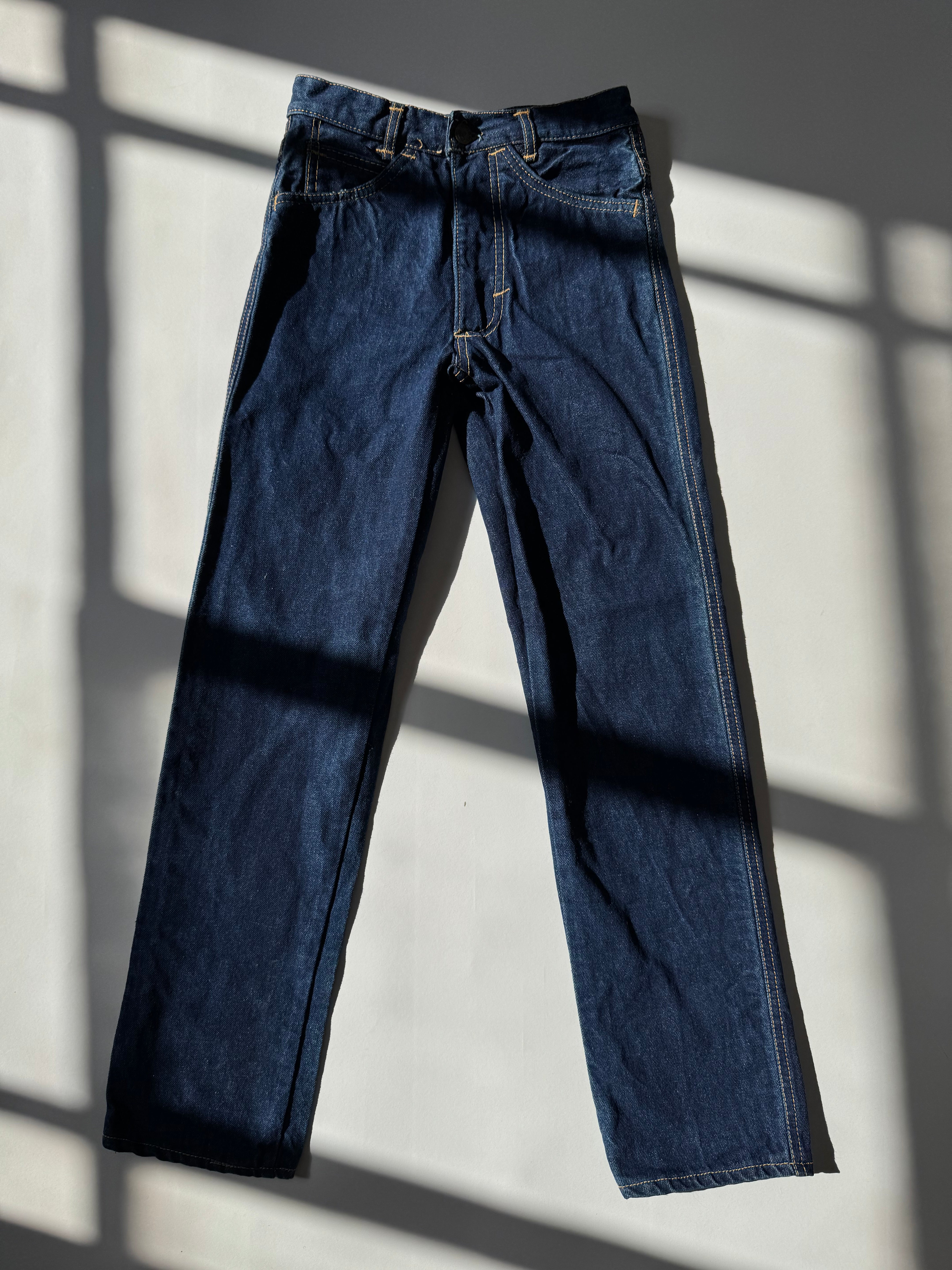 ג׳ינס כהה בגזרה גבוהה (30)