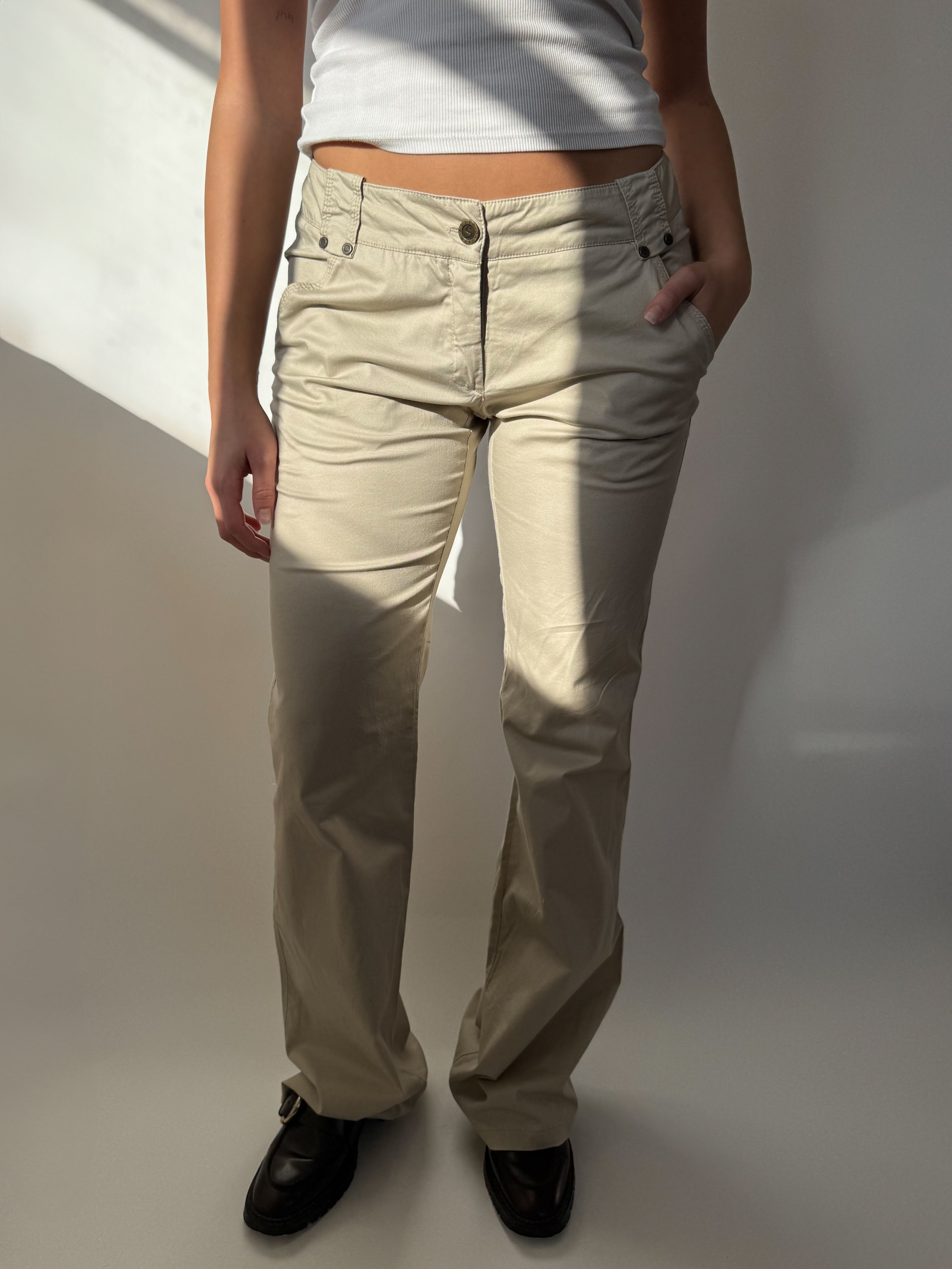 מכנסיים בגזרה מתרחבת (38)