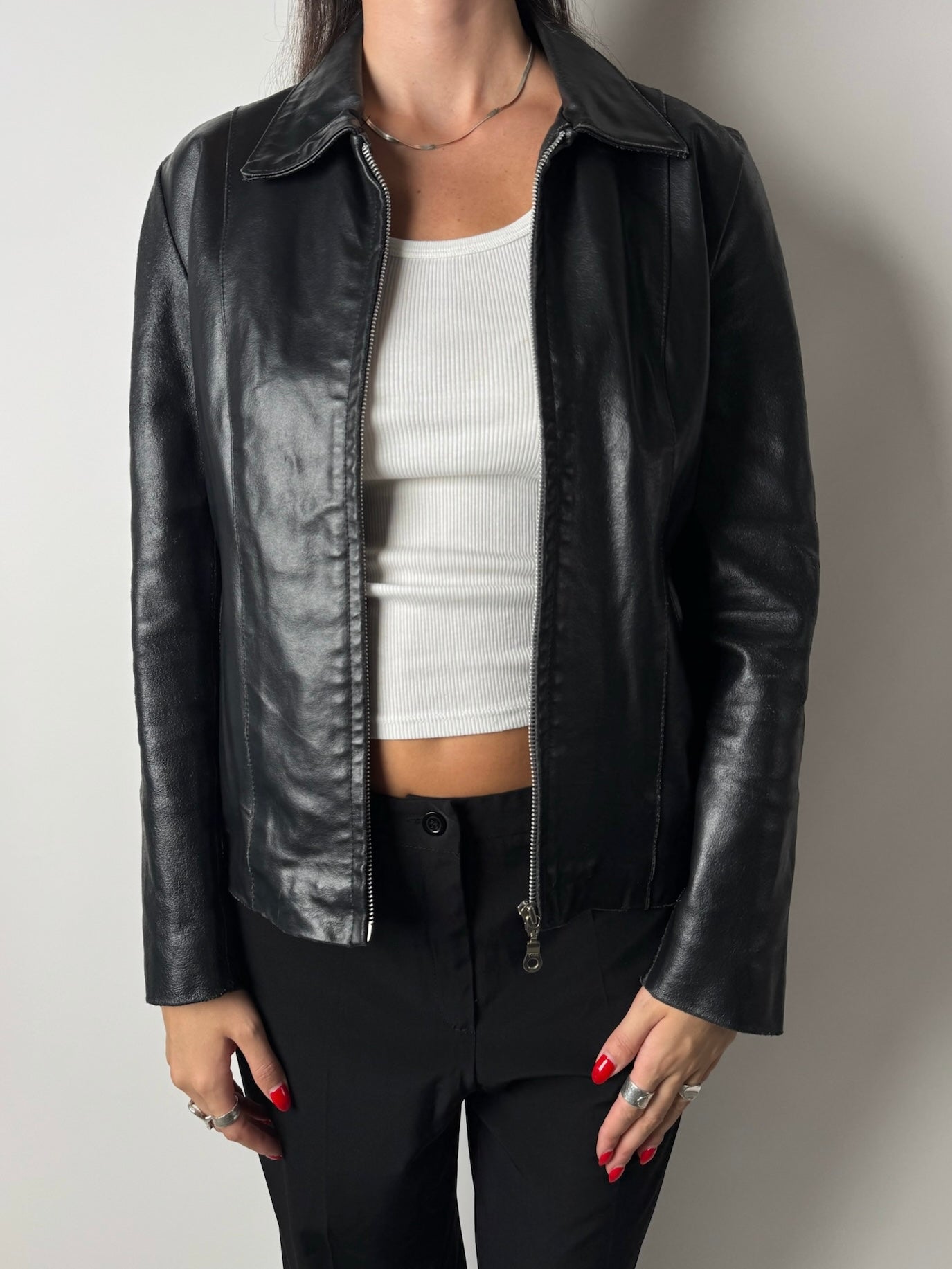 מעיל עור שחור (M)