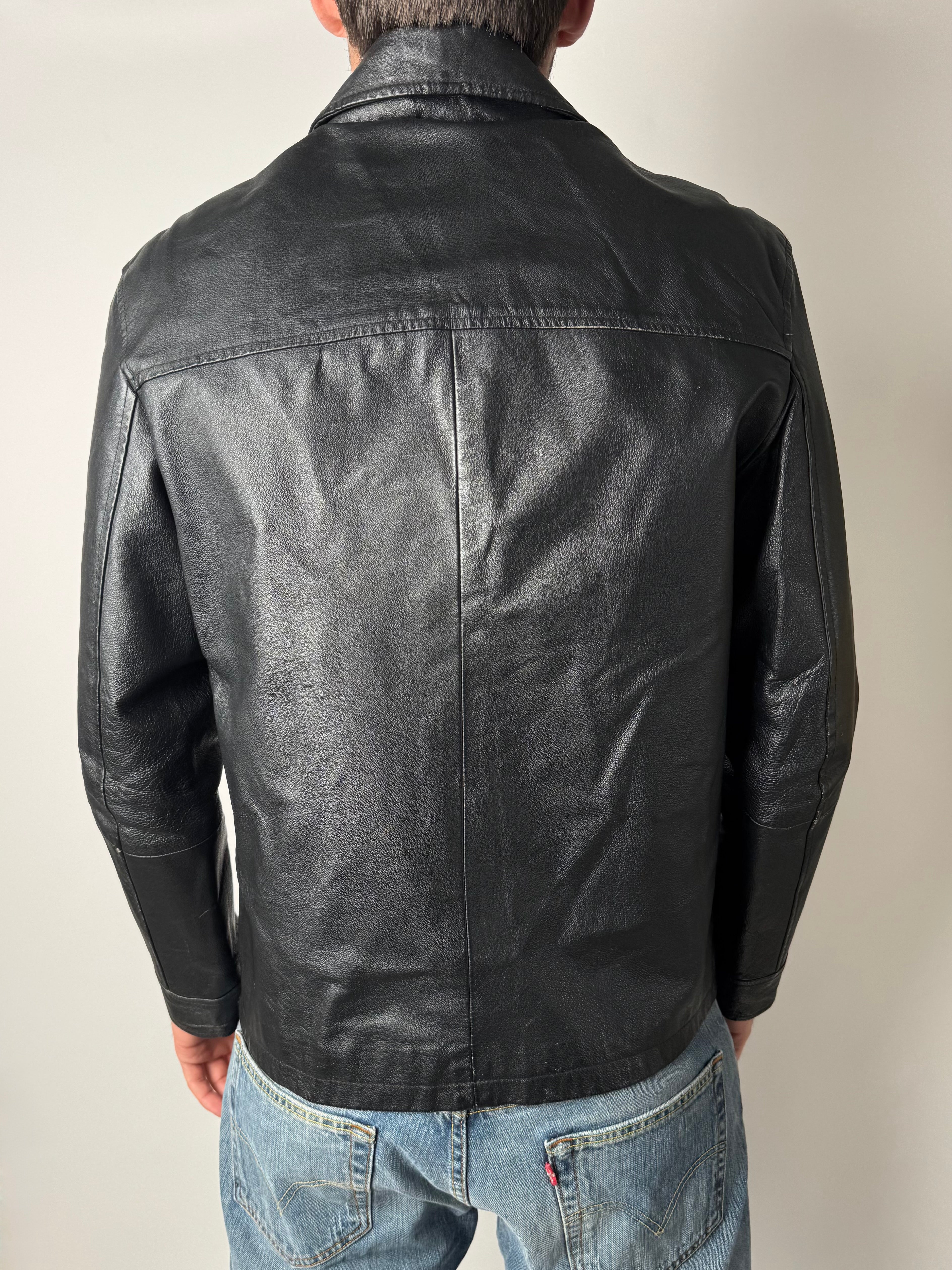 מעיל עור שחור (M)