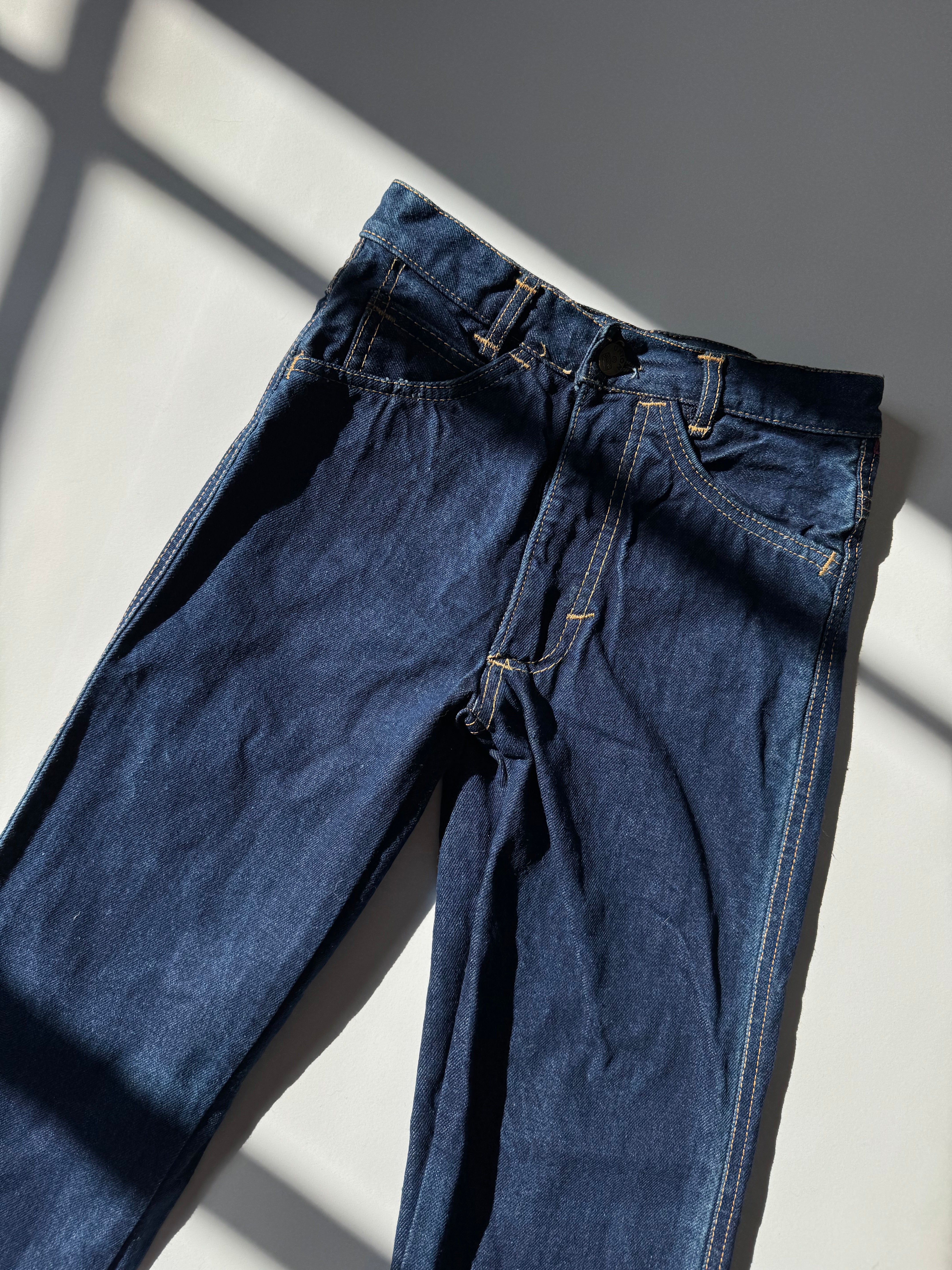 ג׳ינס כהה בגזרה גבוהה (30)