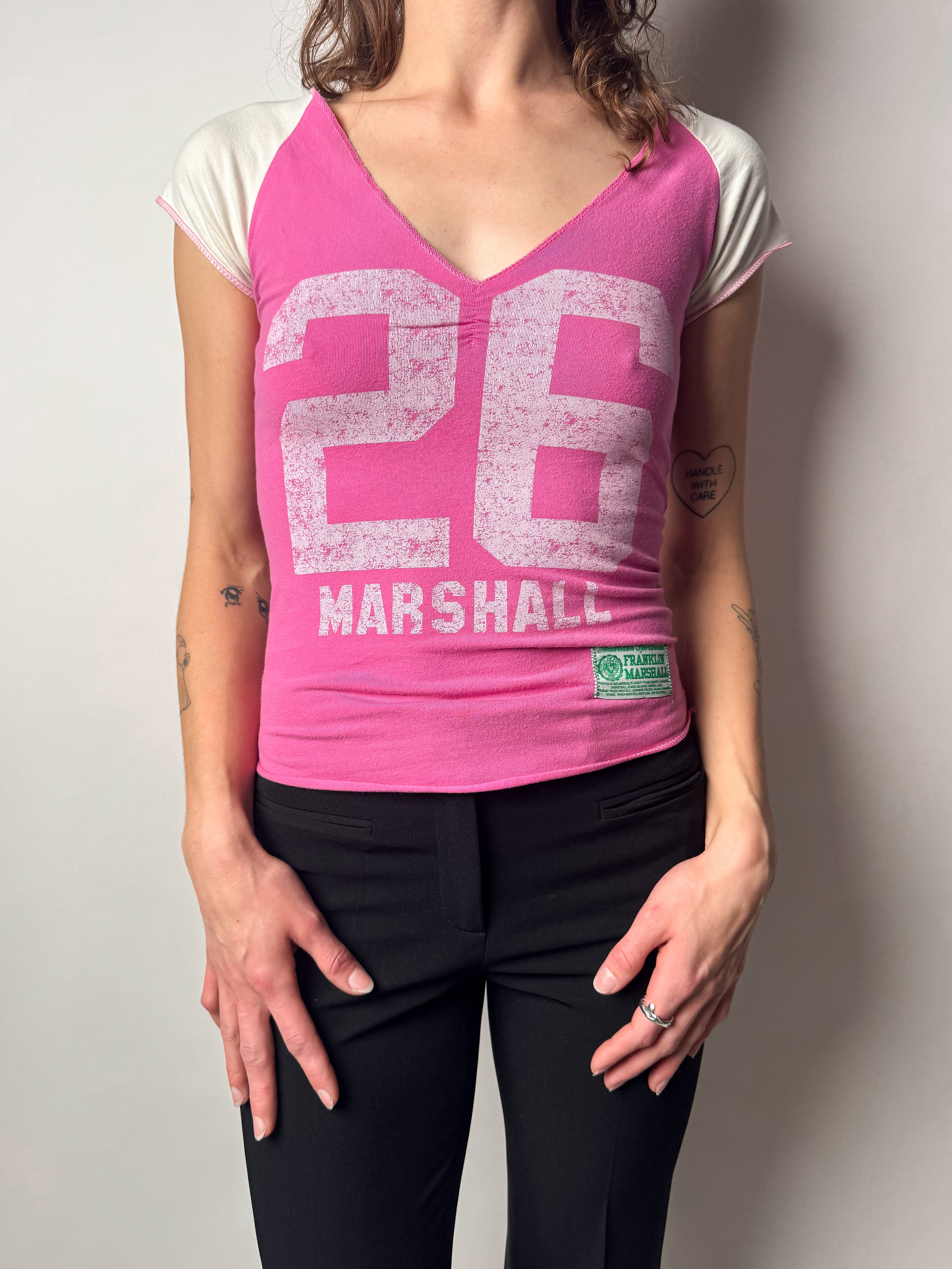 חולצה ורודה בהדפס (S)