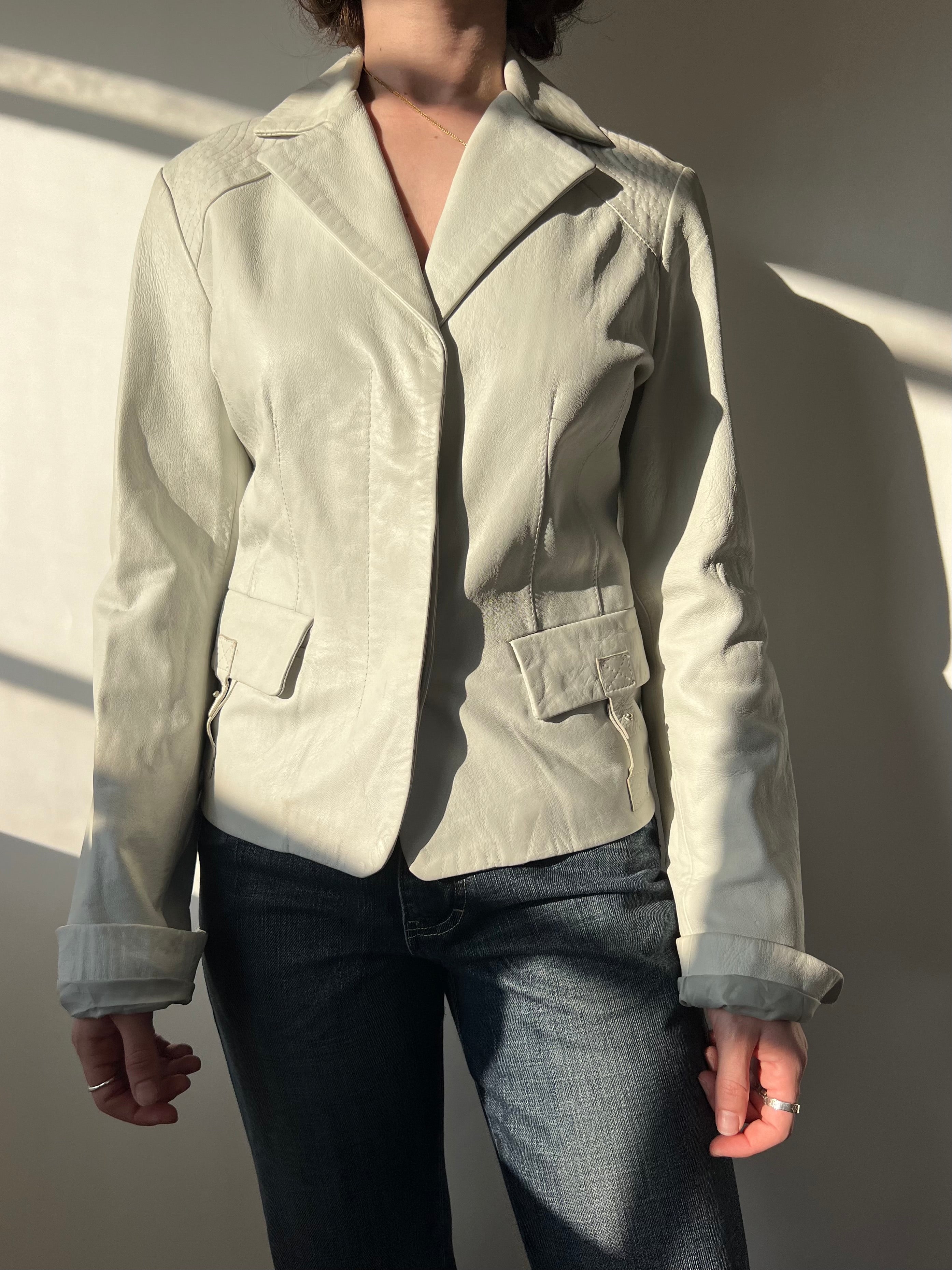 מעיל עור לבן (XS)