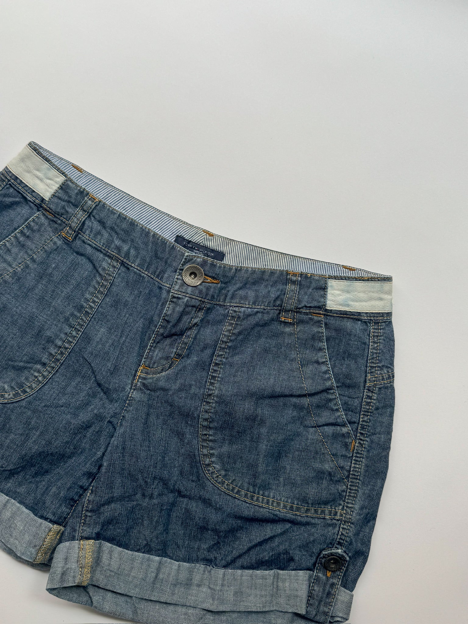 ג׳ינס קצר בגזרה נמוכה Tommy Hilfiger (36)