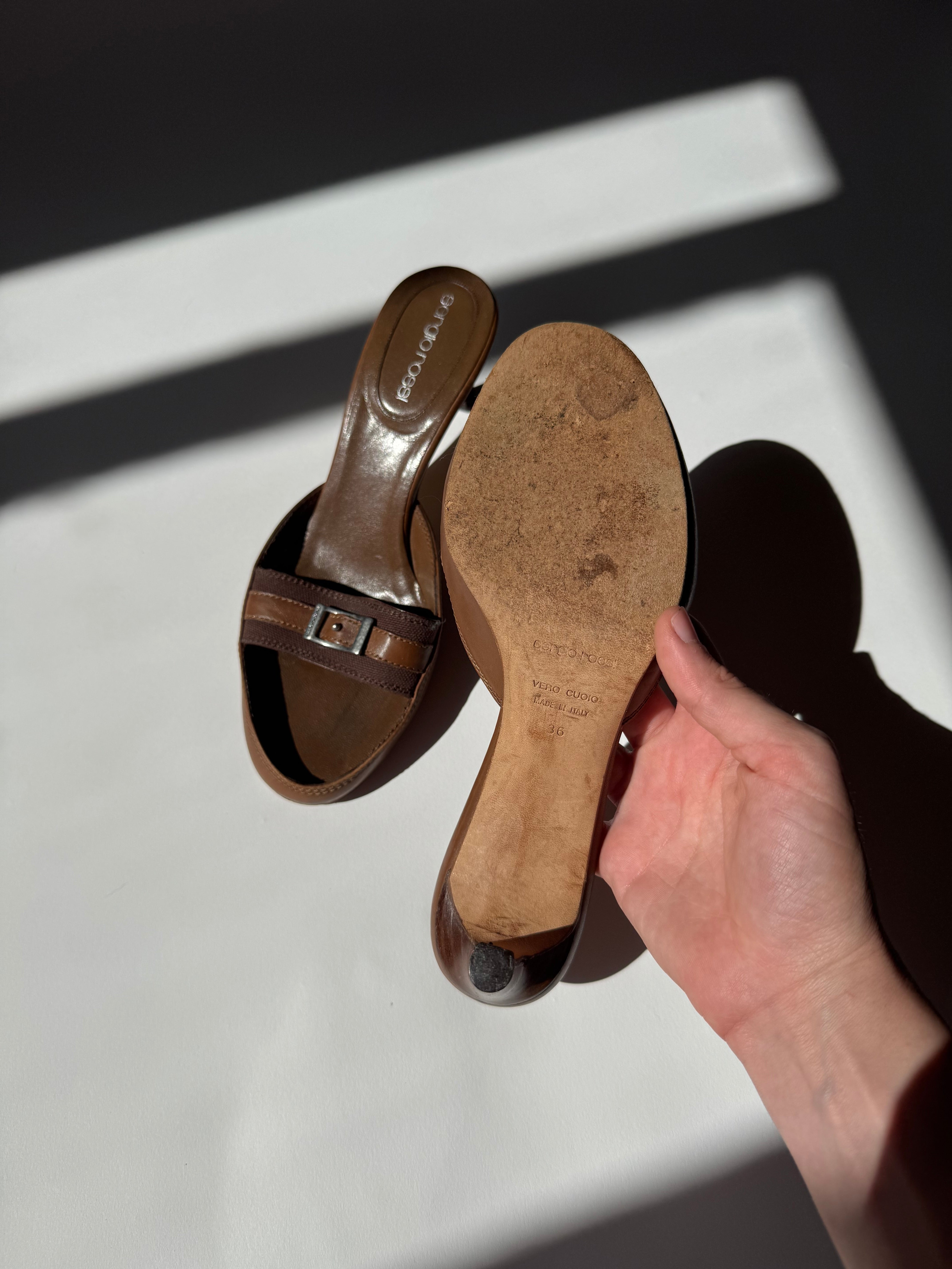 כפכפי עקב מעור Sergio Rossi (36)