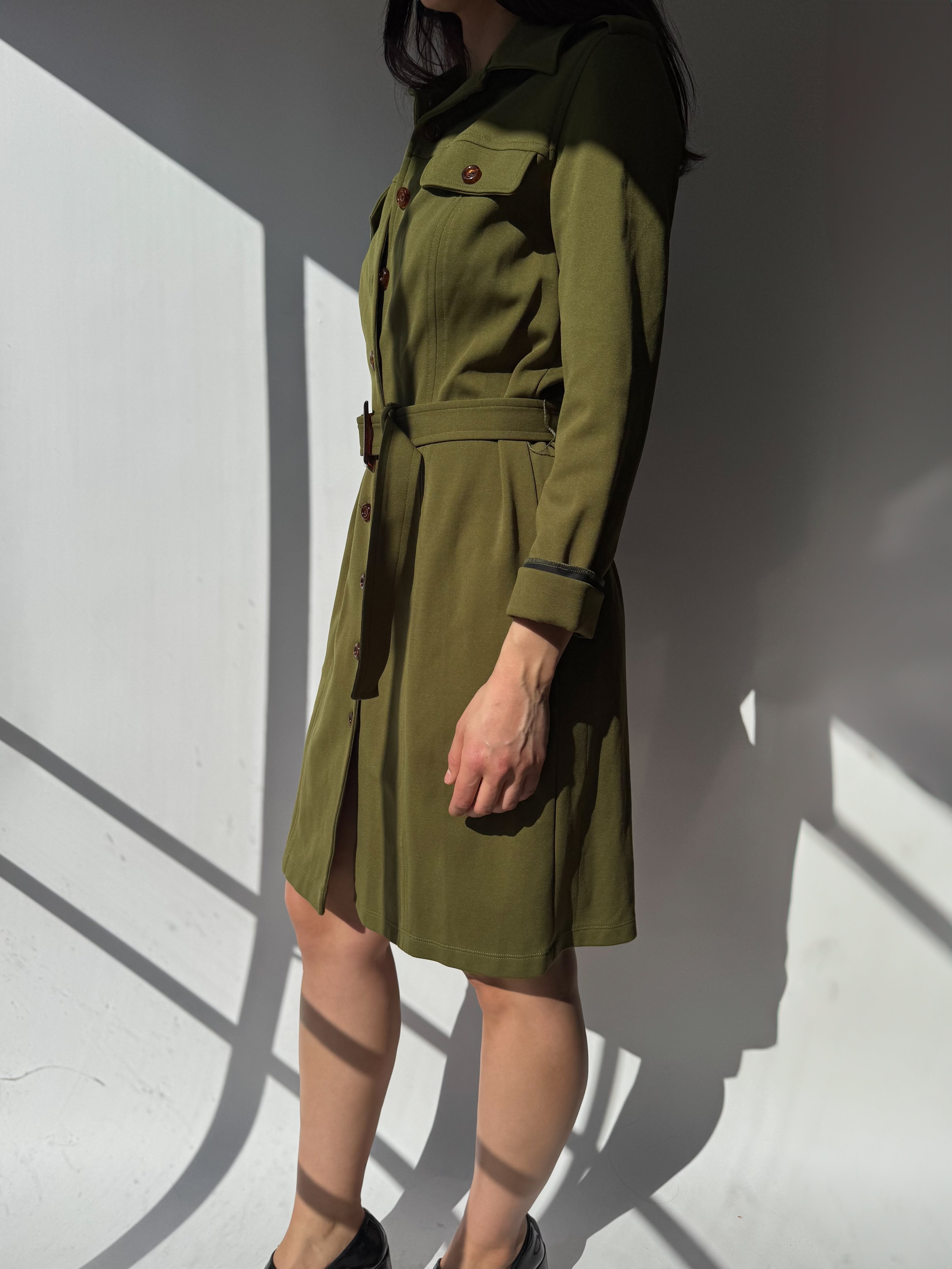 שמלת מכופתרת ירוק זית גוטקס (S-M)