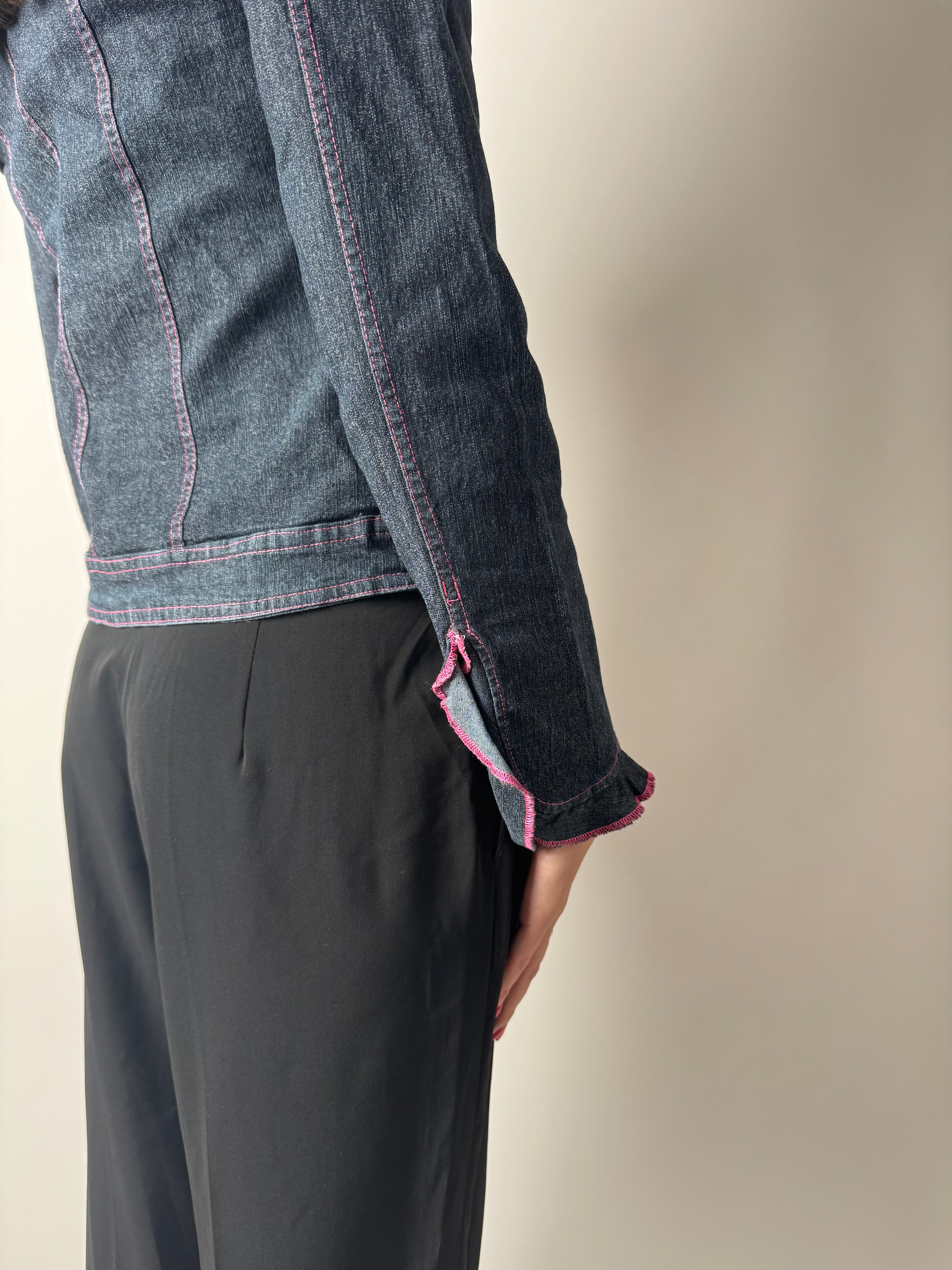 ג׳קט ג׳ינס עם תפרים ורודים (S)