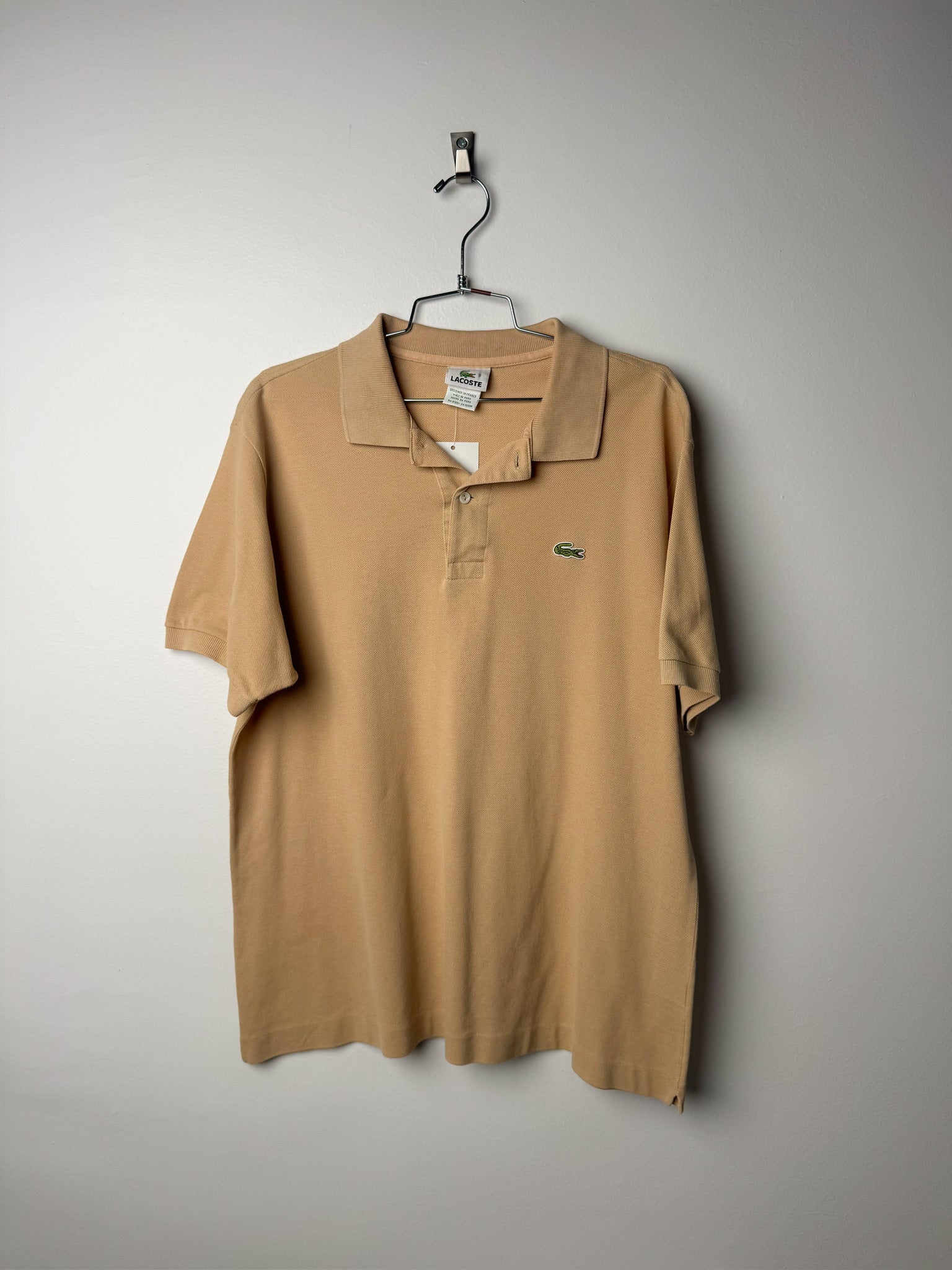 חולצת פולו כותנה בז׳ Lacoste (L)