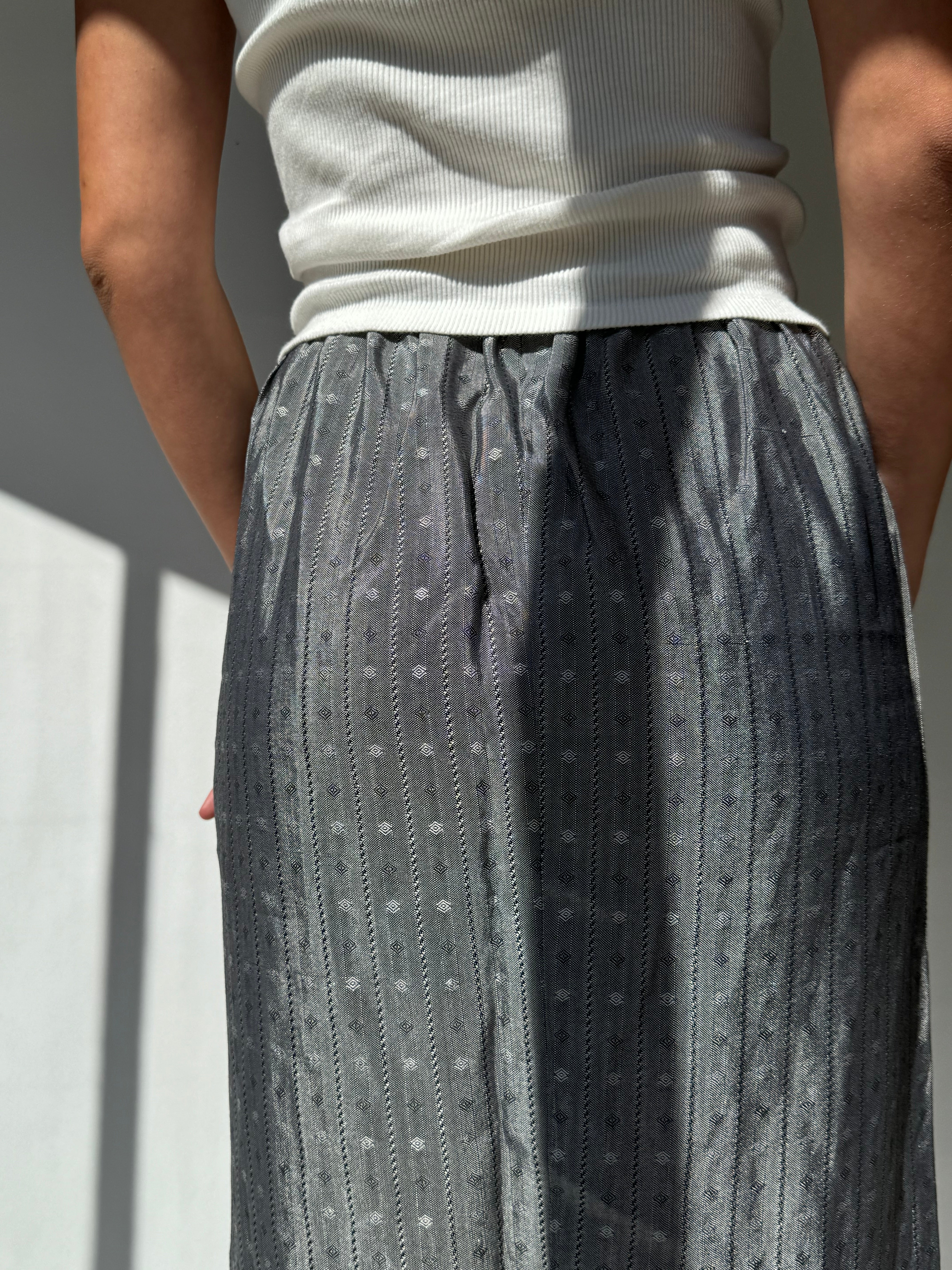 חצאית כפתורים אפורה (38)