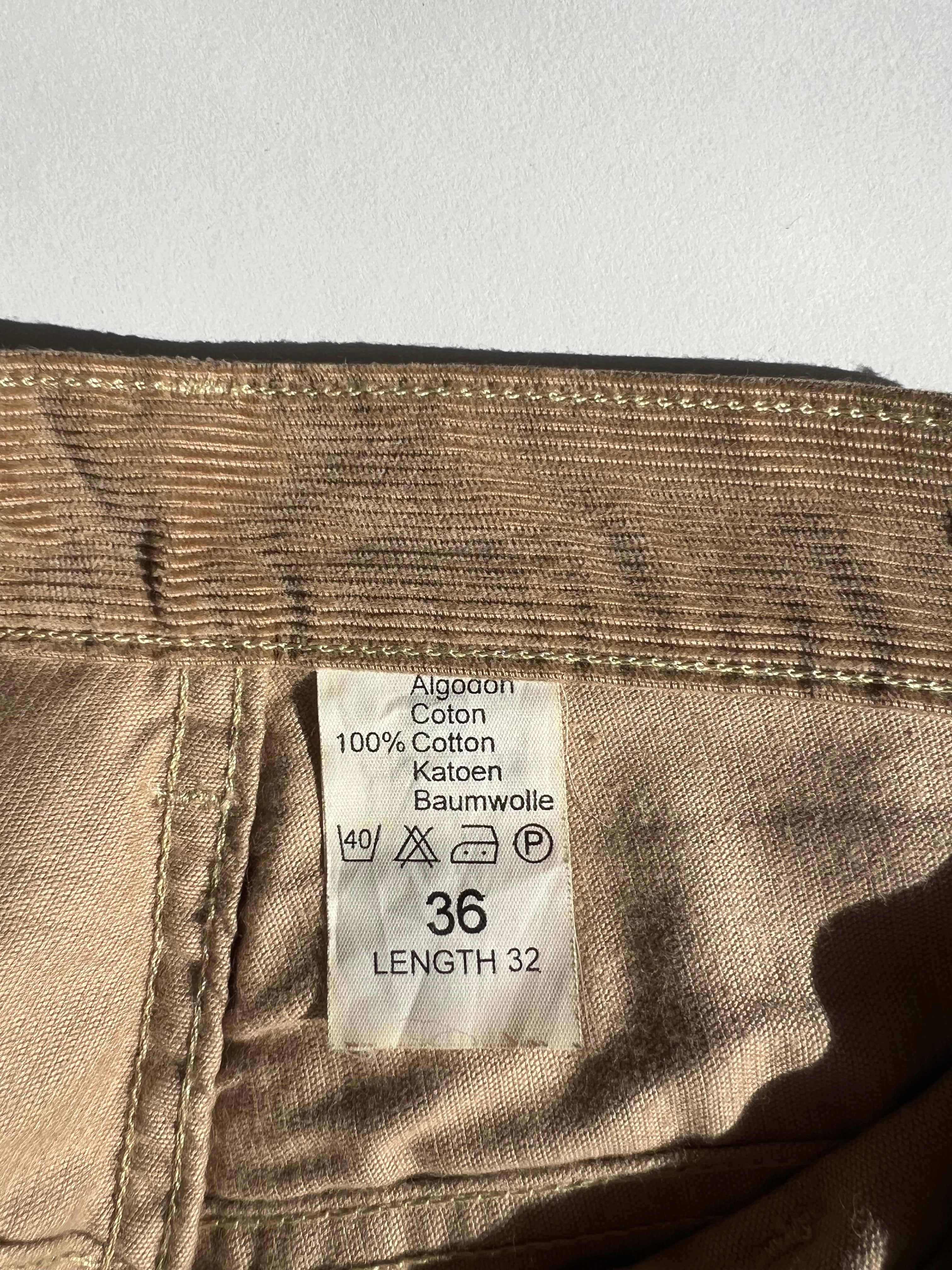 מכנסי קורדרוי בגזרה מתרחבת (30)