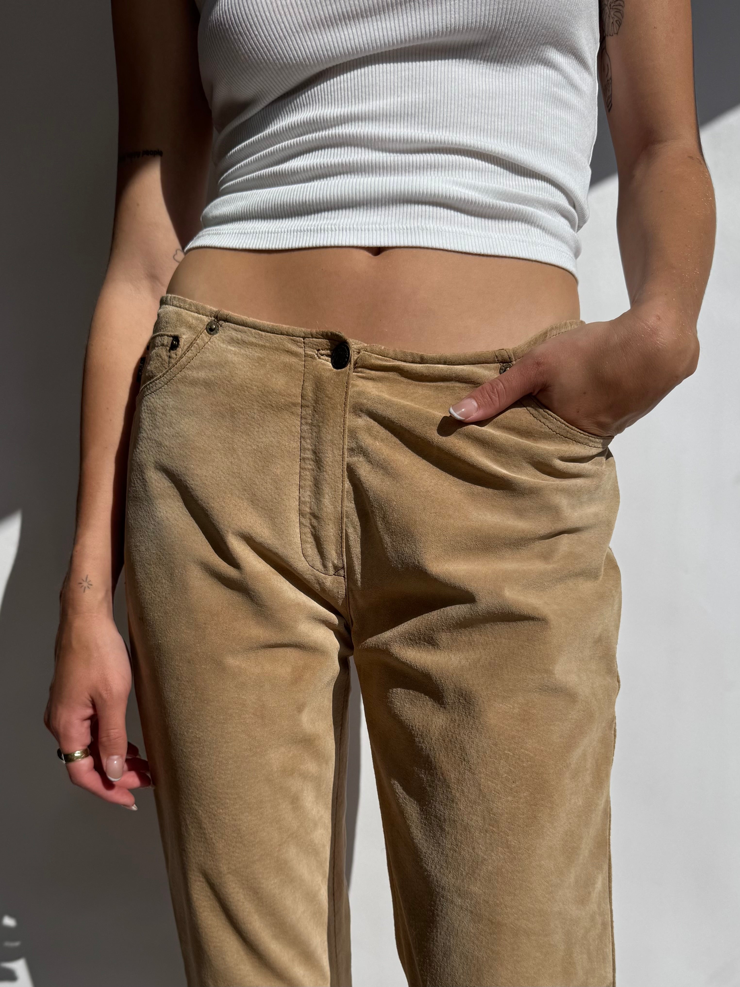 מכנסי זמש בגזרה מתרחבת (36-38)