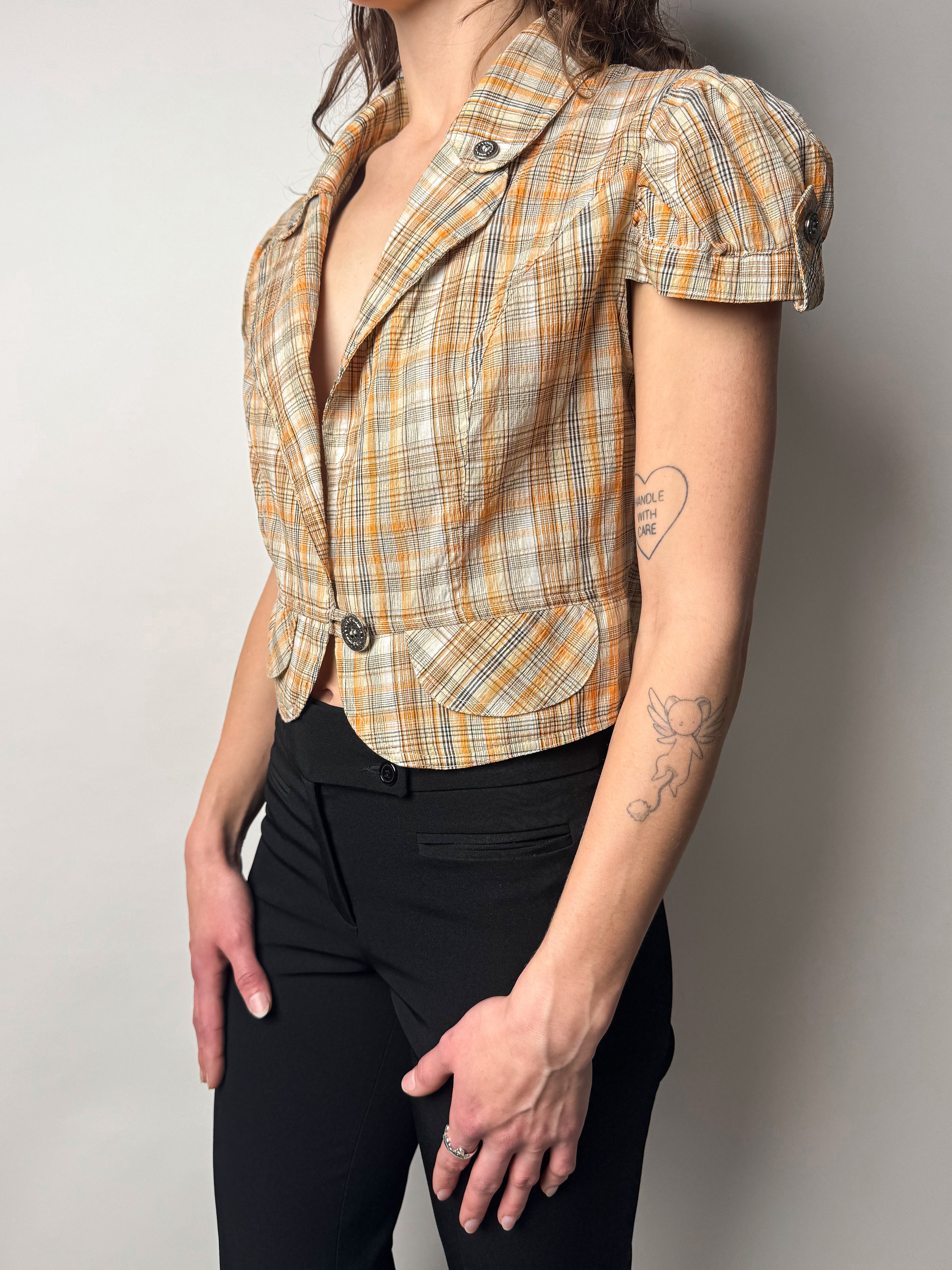 חולצת משבצות בסגירת כפתור (M)