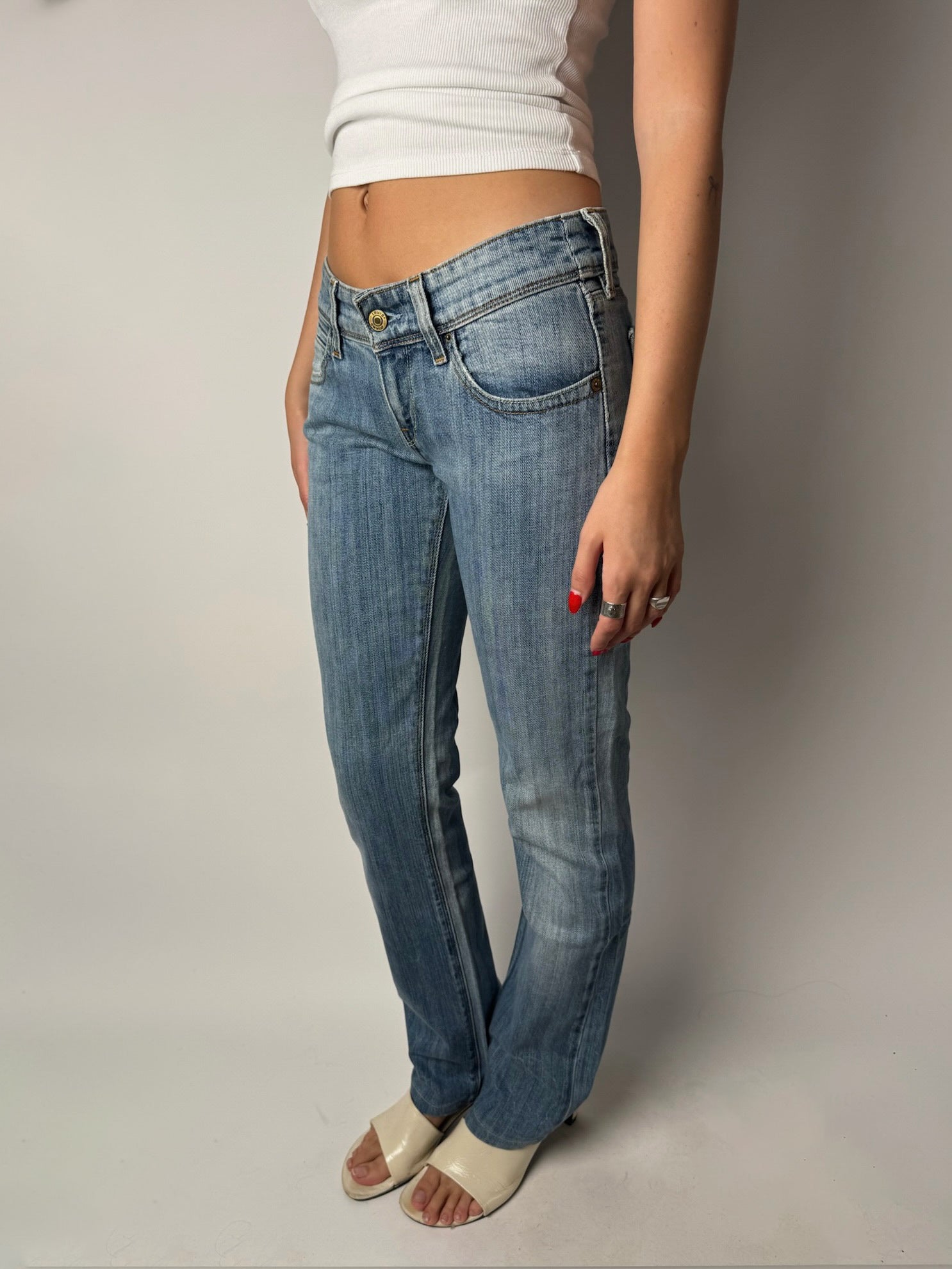גינס בגזרה נמוכה (Levi's (34-36