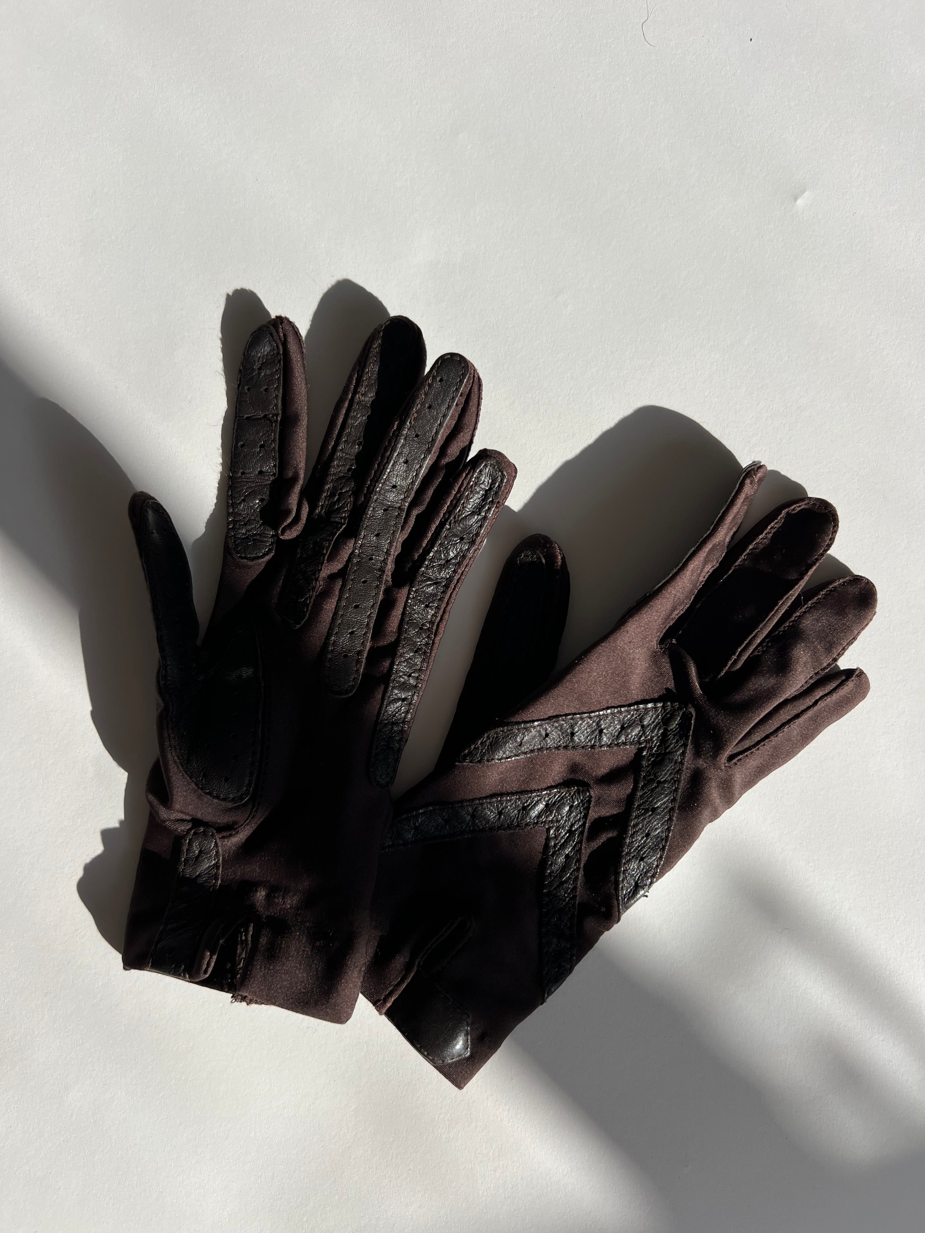 כפפות חומות בשילוב עור