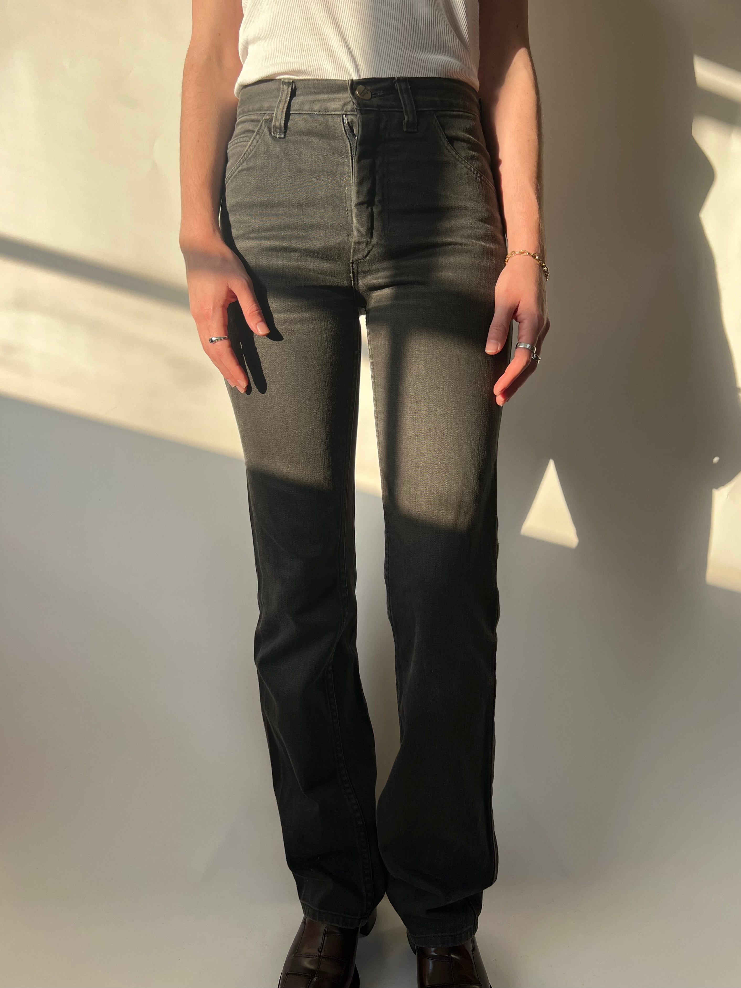 ג׳ינס בגזרה ישרה Wrangler (32)