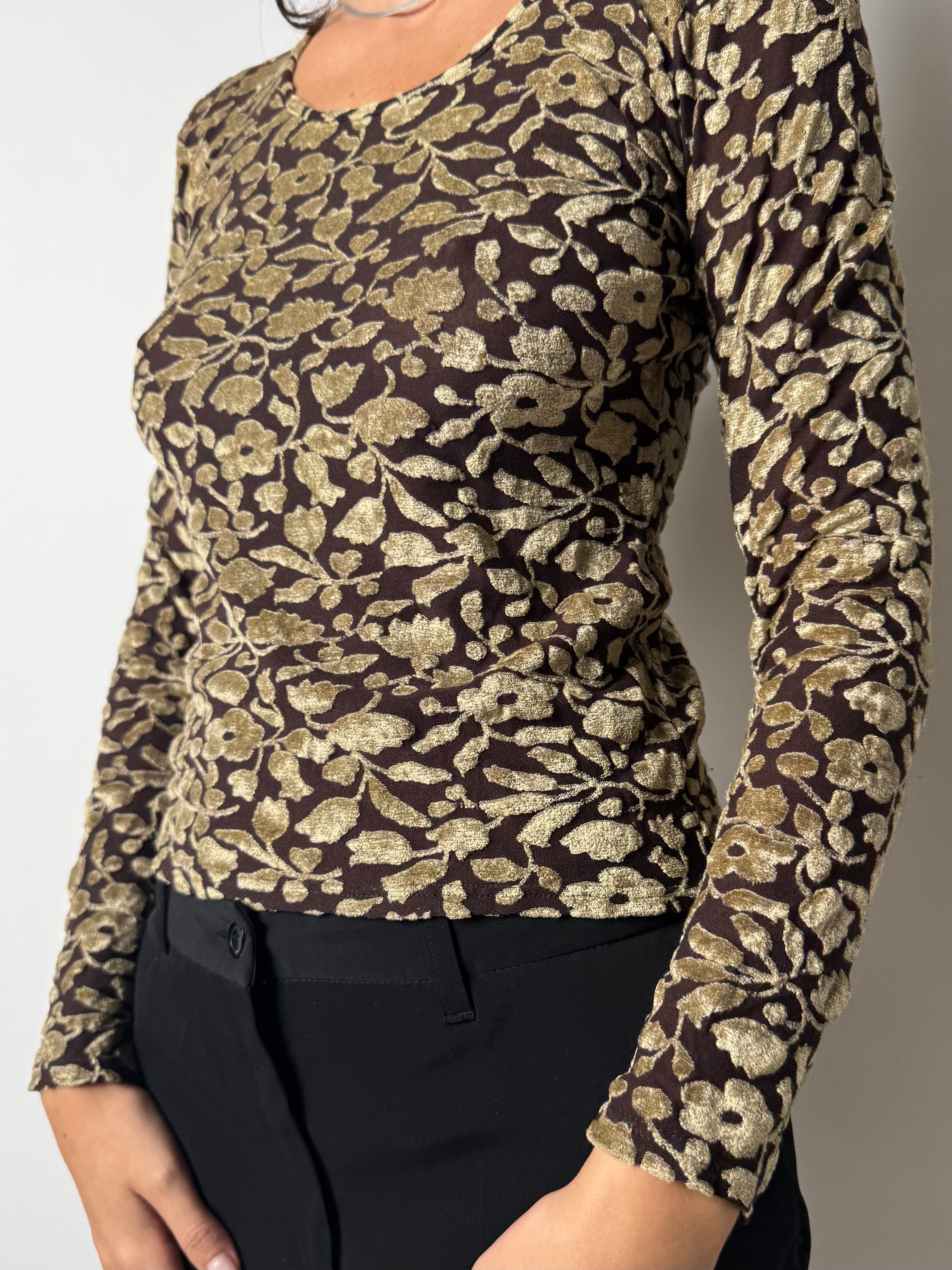 חולצת קטיפה פרחונית (M)