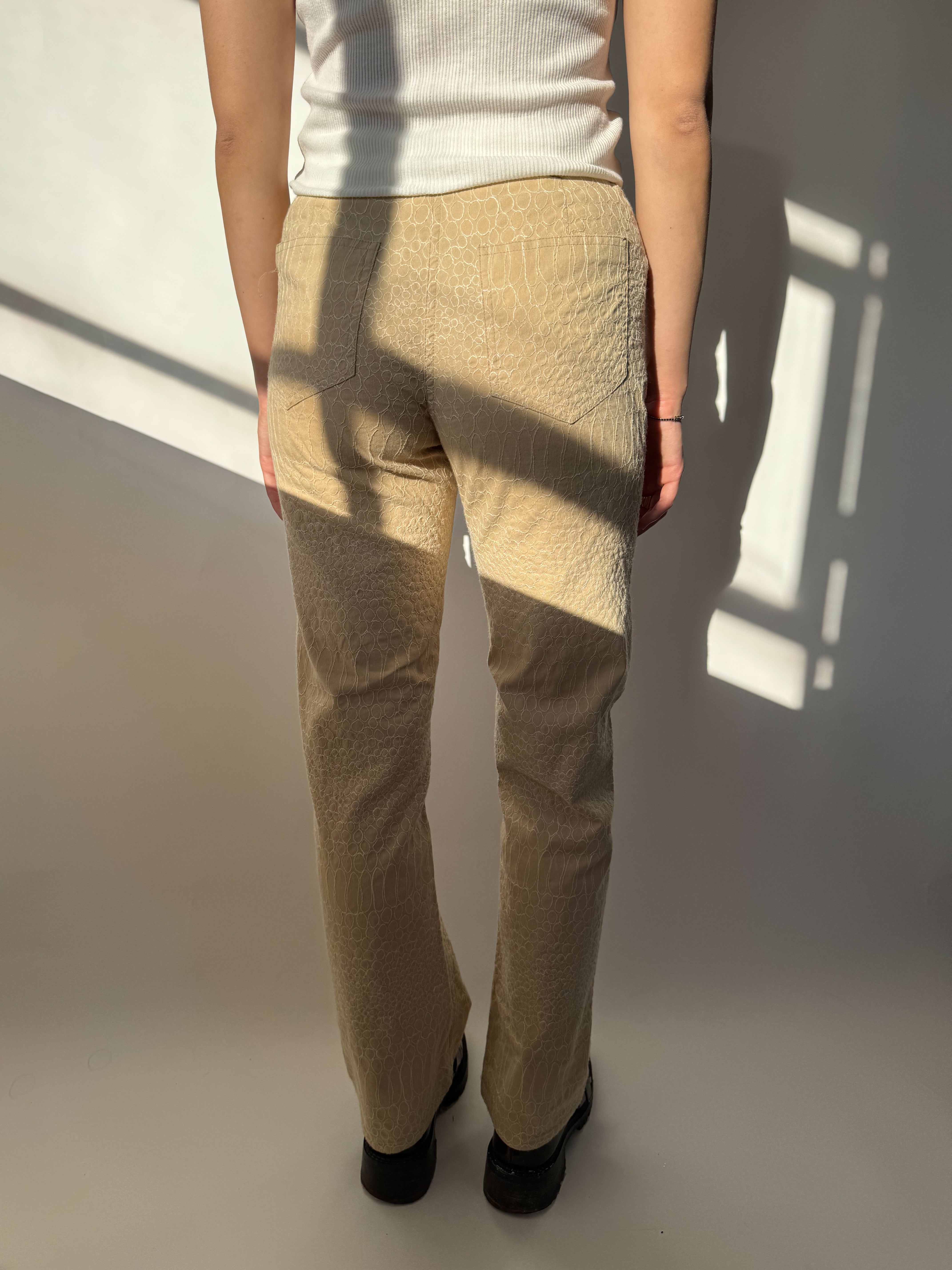 מכנסיים בשילוב רקמה נחשית (34)