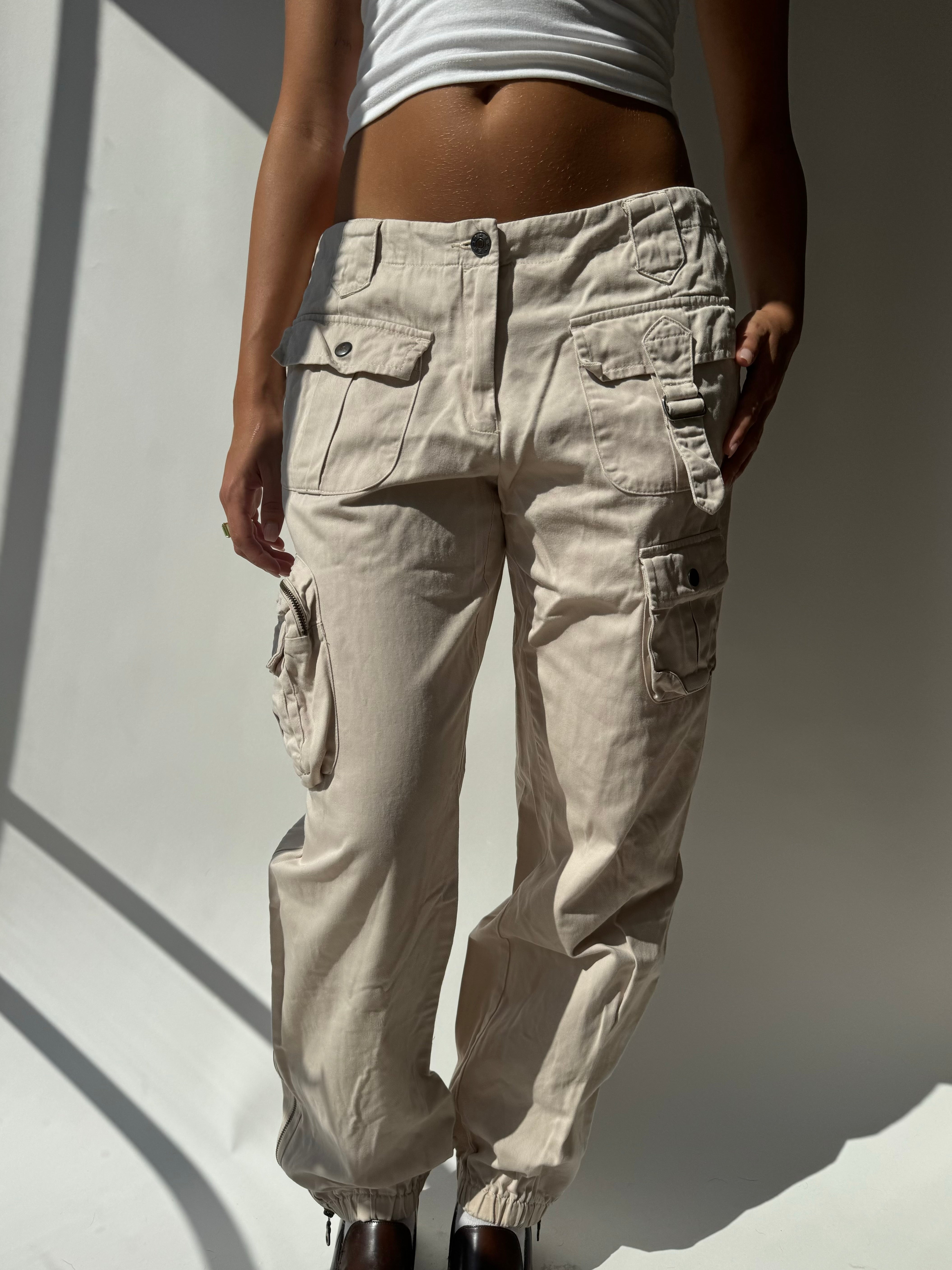 מכנסי דגמ״ח בגזרה נמוכה (42)