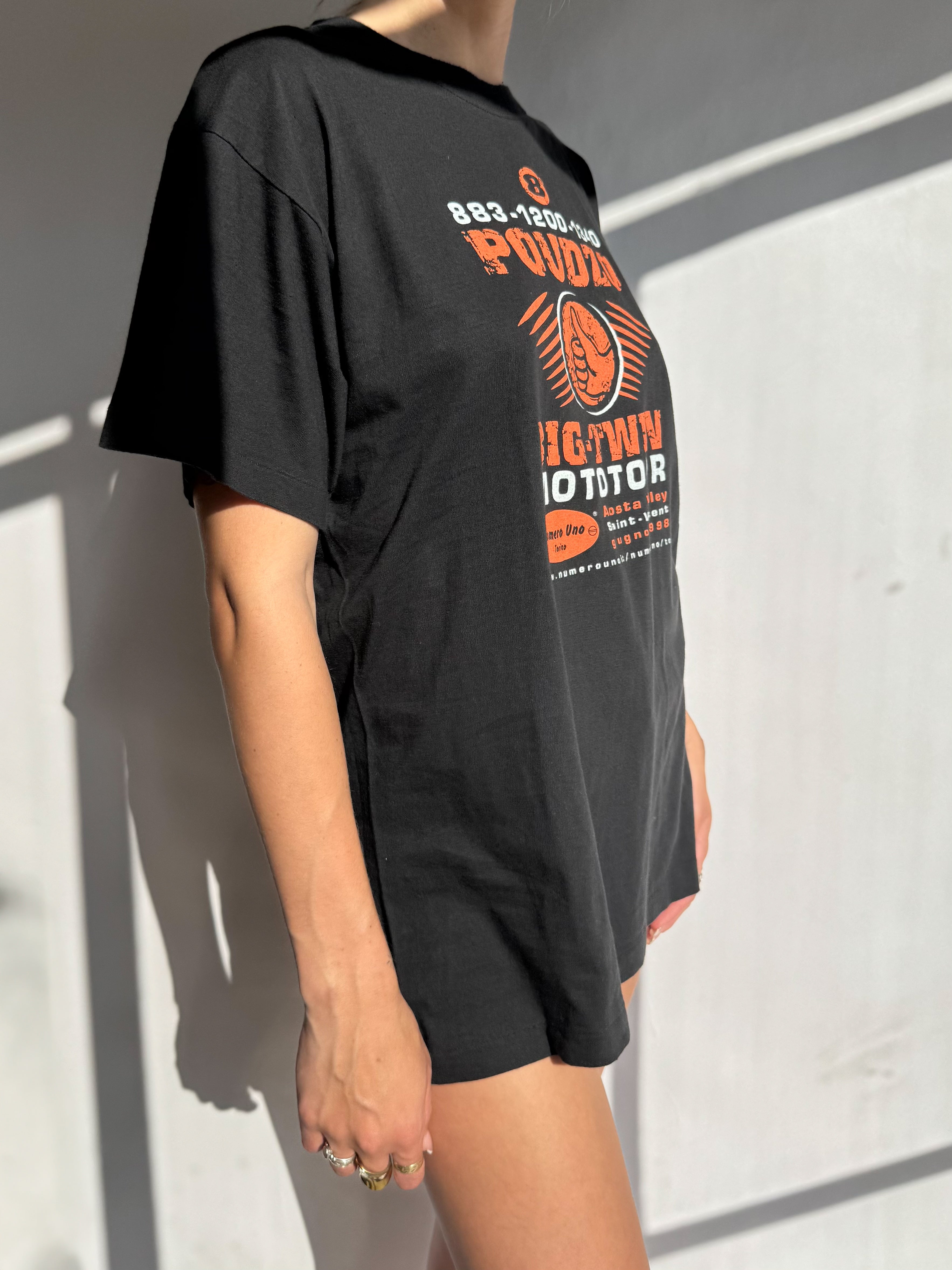 טי שרט שחורה בהדפס (M)