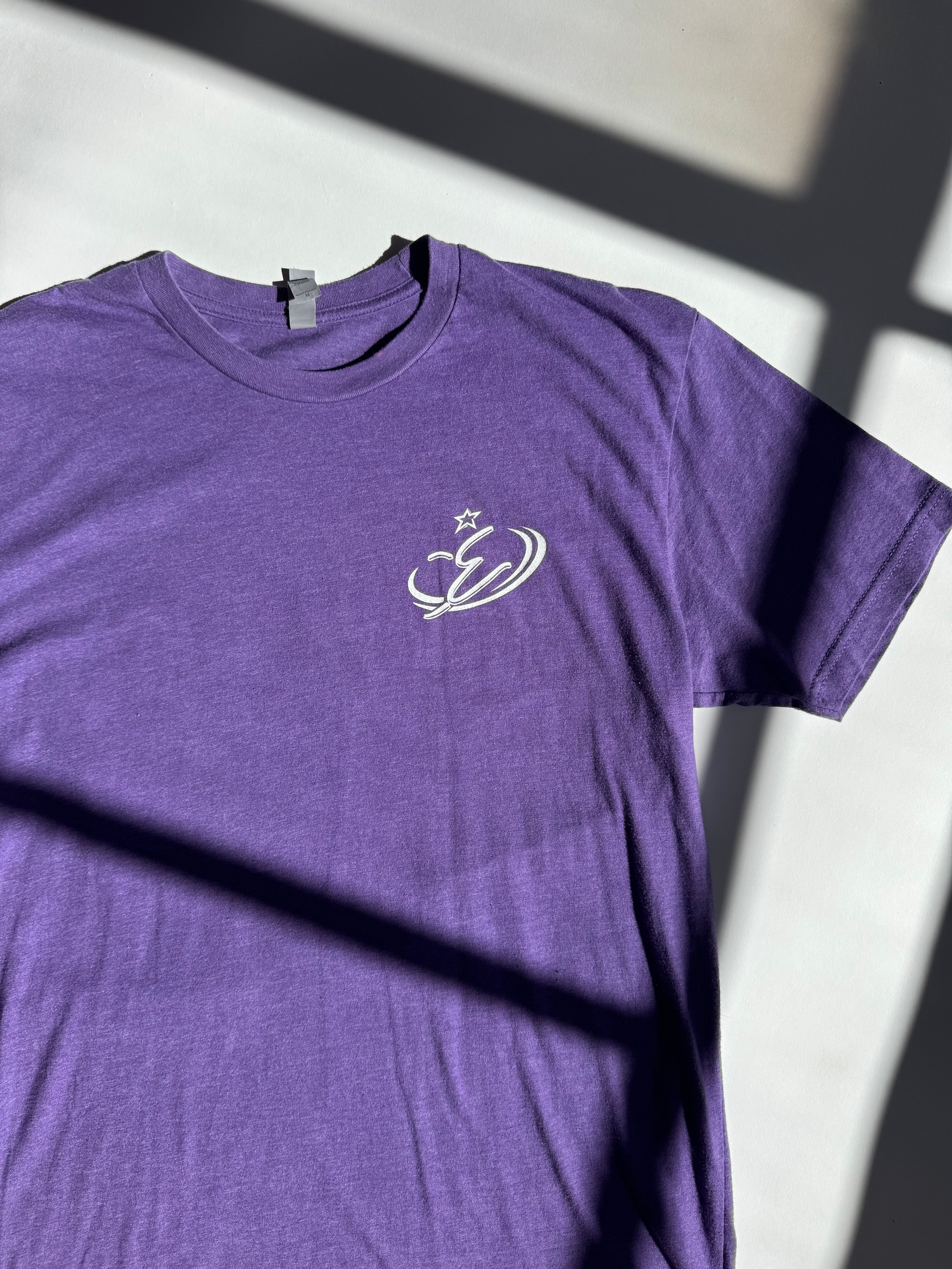 טי שרט סגולה בהדפס (M)